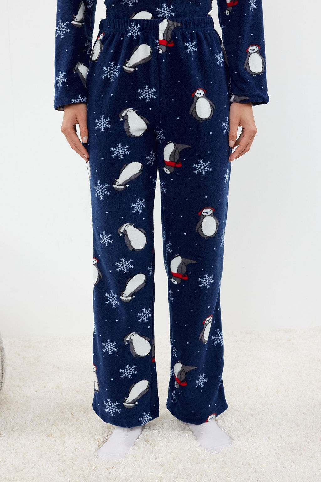 Trendyolmilla Lacivert Penguen/K?s Desenli Polar K?sl?k Orme Pijama Tak?m? THMAW25PT00060