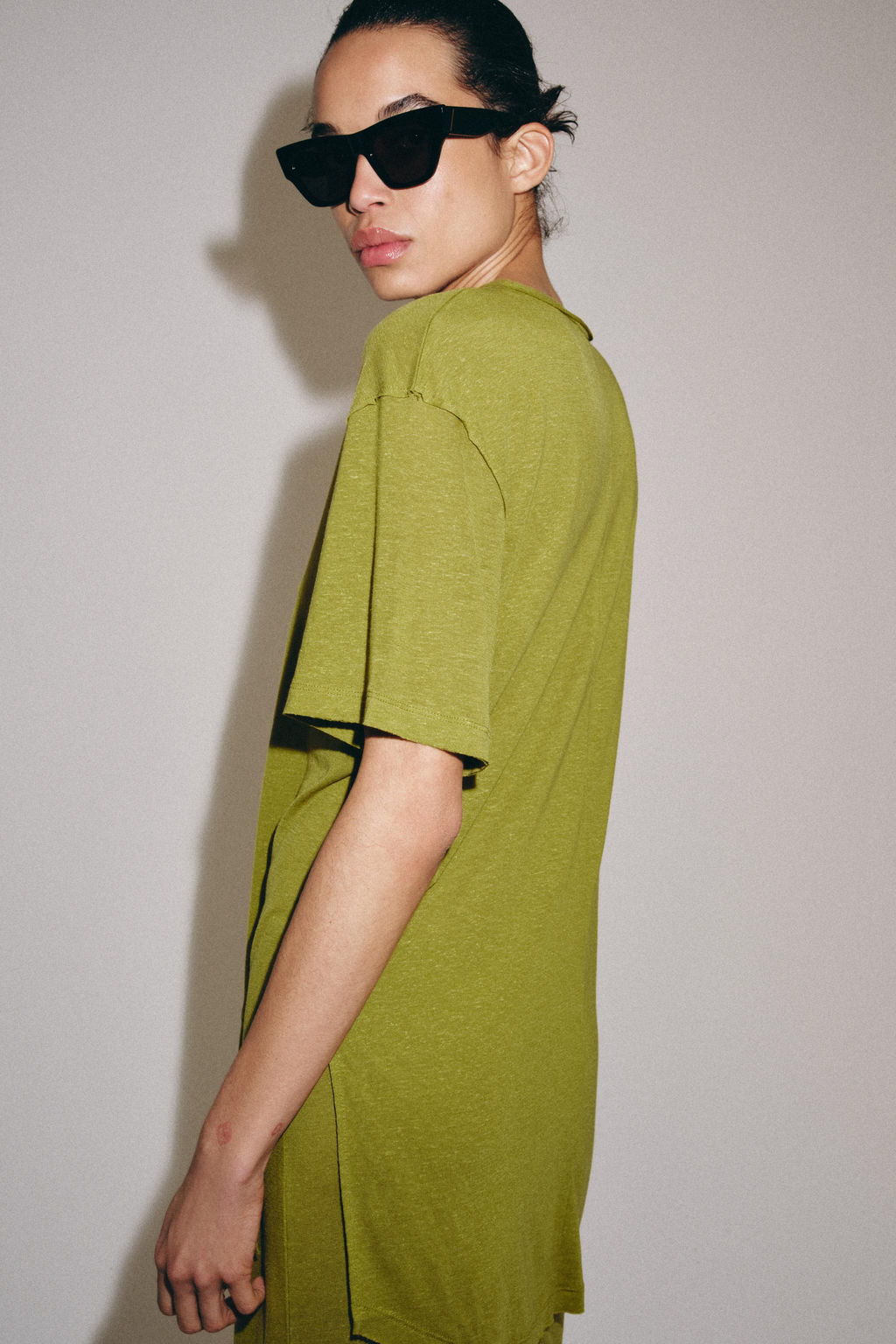CAMISETA OVERSIZE FLUIDA / Lima fl?or