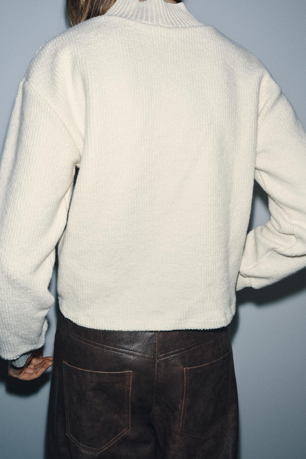 RUSTIC BROOCH SWEATSHIRT - Zara фото 3