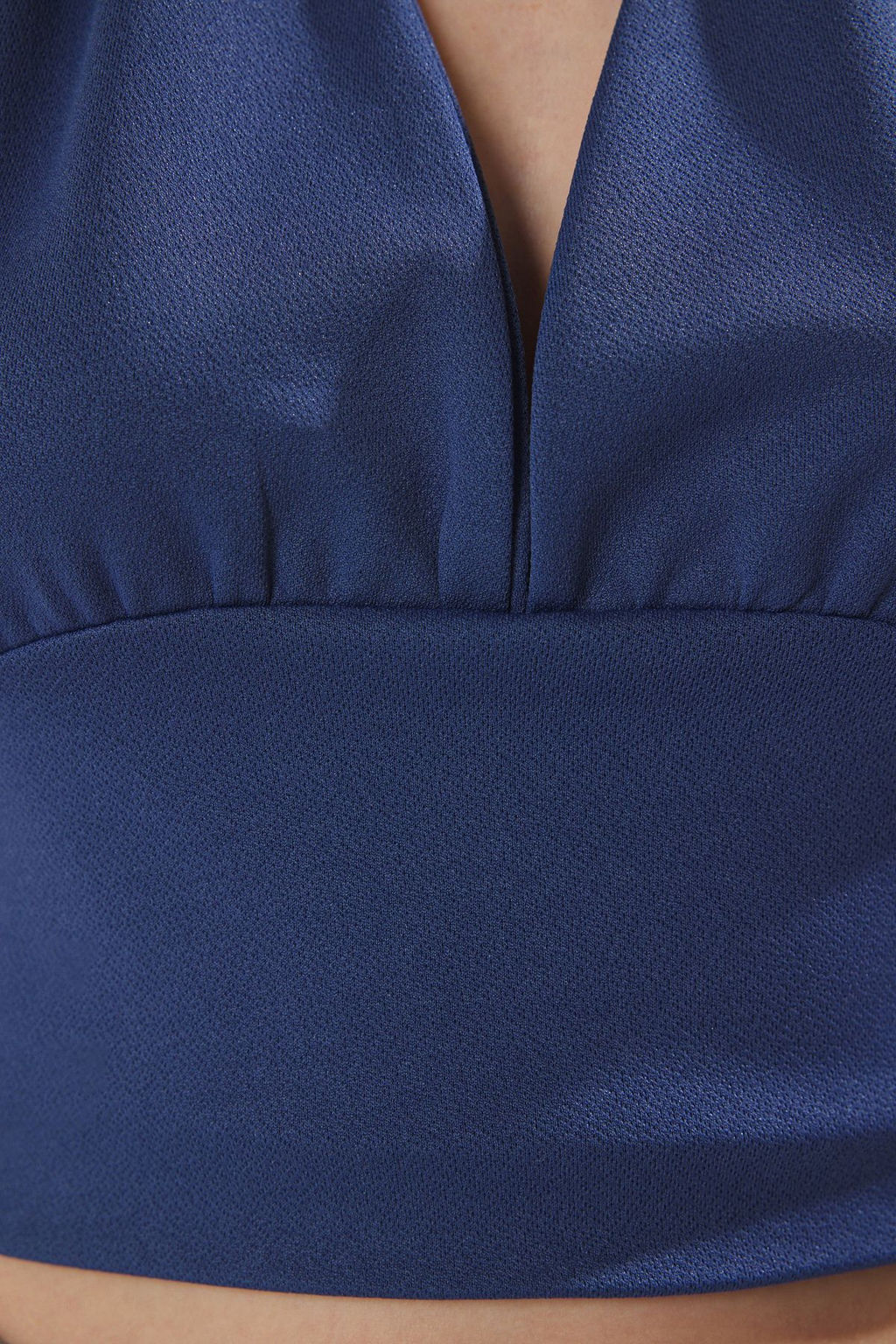 Trendyolmilla Ekru Boyundan Baglamal? Fitted/Vucuda Oturan Crop Orme Bluz TWOSS22BZ0544  фото 3