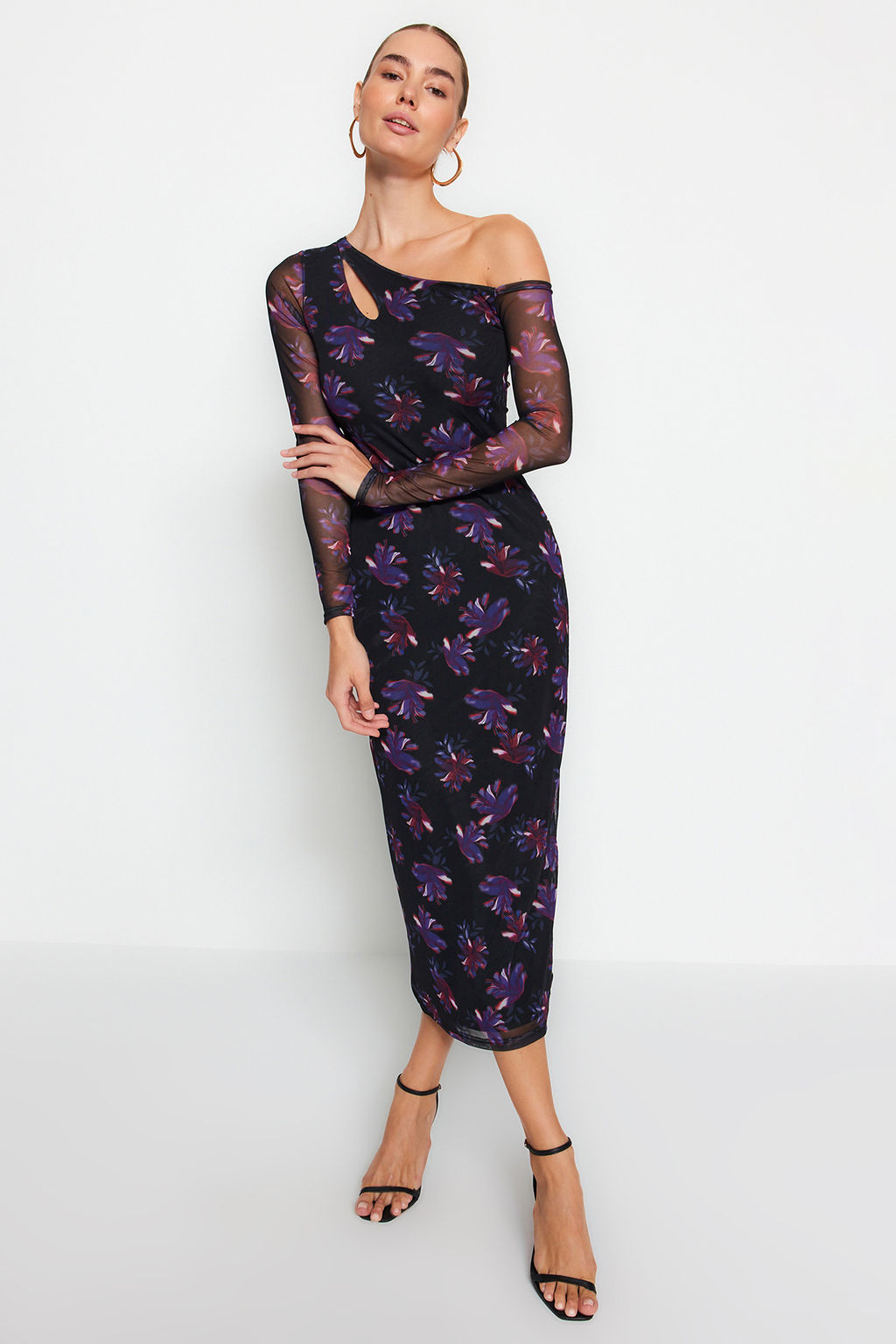 TRENDYOLMILLA Siyah Tul Bask?l? Vucuda Oturan Asimetrik Yaka Astarl? Midi Orme Kalem Esnek Elbise TWOAW24EL00608  фото 6