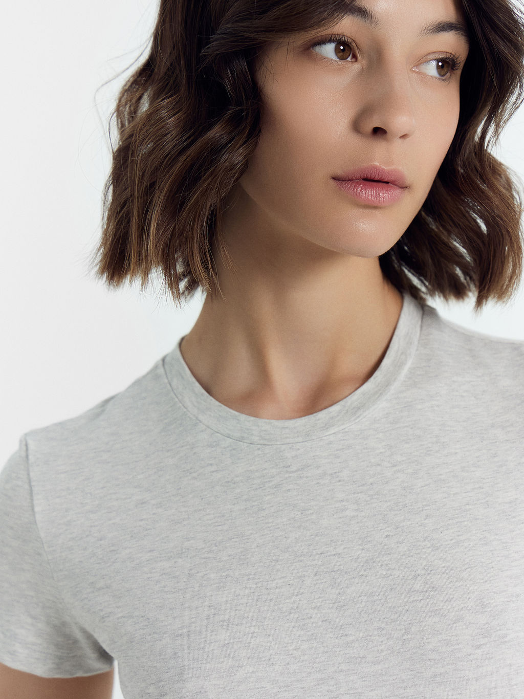 Комплект женский (футболка, шорты) в сером цвете - Mark formelle фото 5