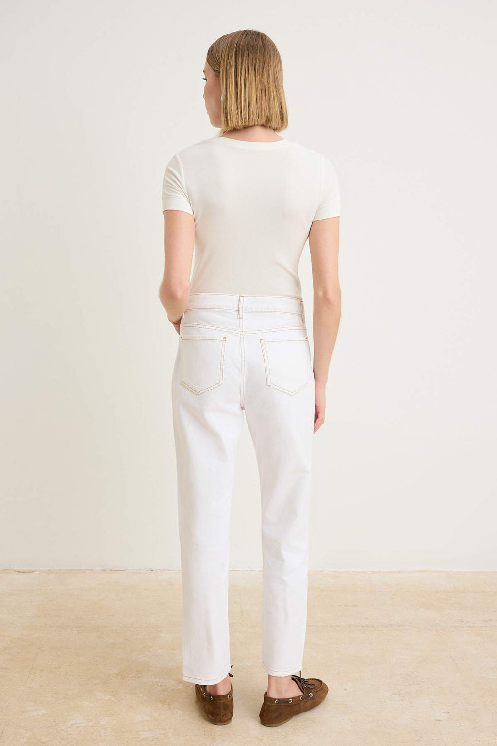Beyaz Yuksek Bel Mom Jeans TWOSS26JE00358 - Trendyolmilla фото 4