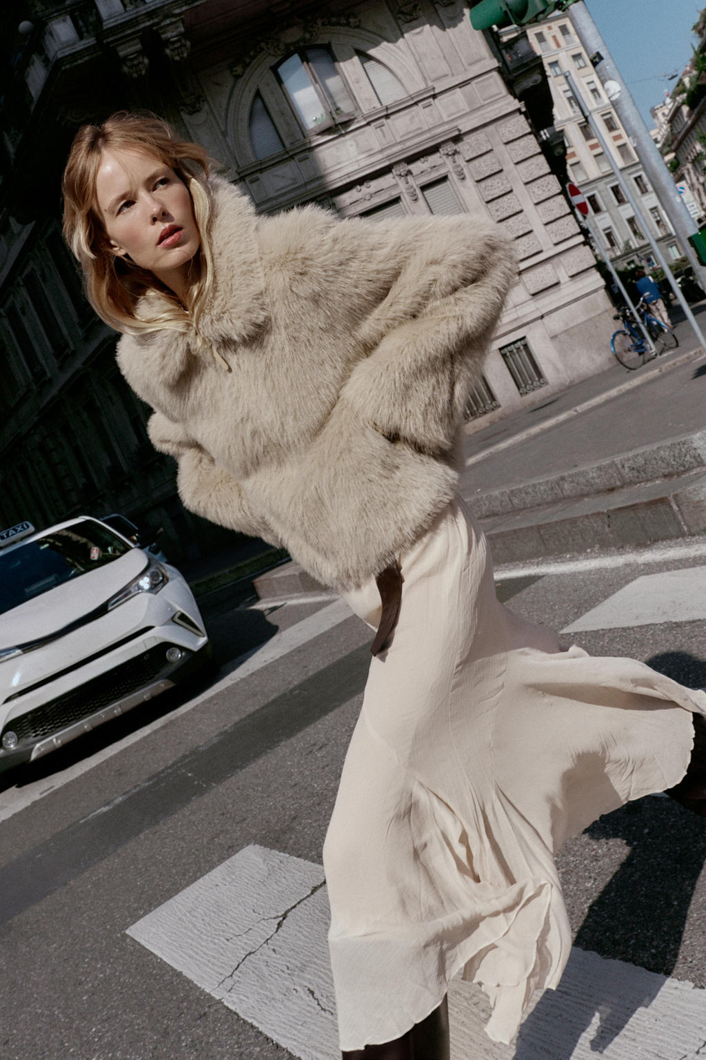 DOUBLE-FACED FAUX FUR JACKET - Zara фото 6
