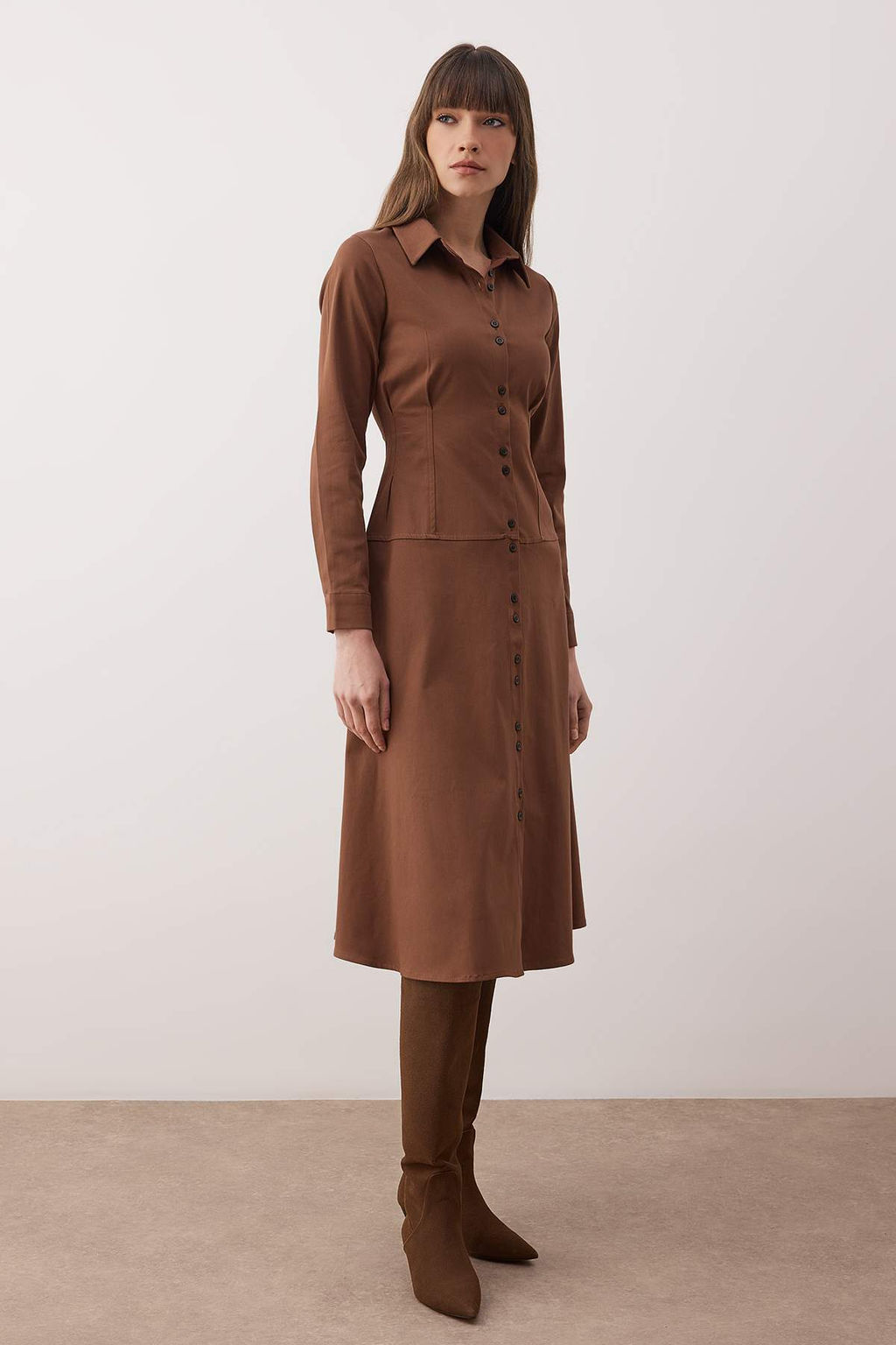 Kahverengi Dugme Detayl? Midi Dokuma Gomlek Elbise TWOAW26EL00264 - Trendyolmilla фото 2