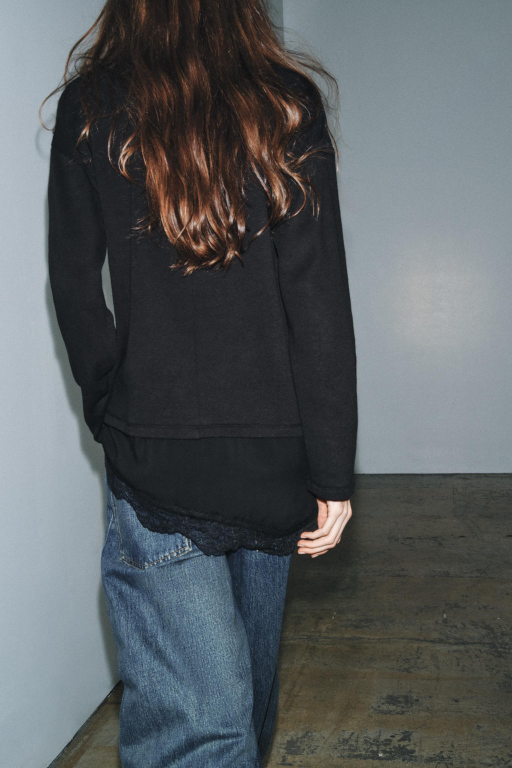 CAMISETA COMBINADA ENCAJE / Negro - Zara фото 3
