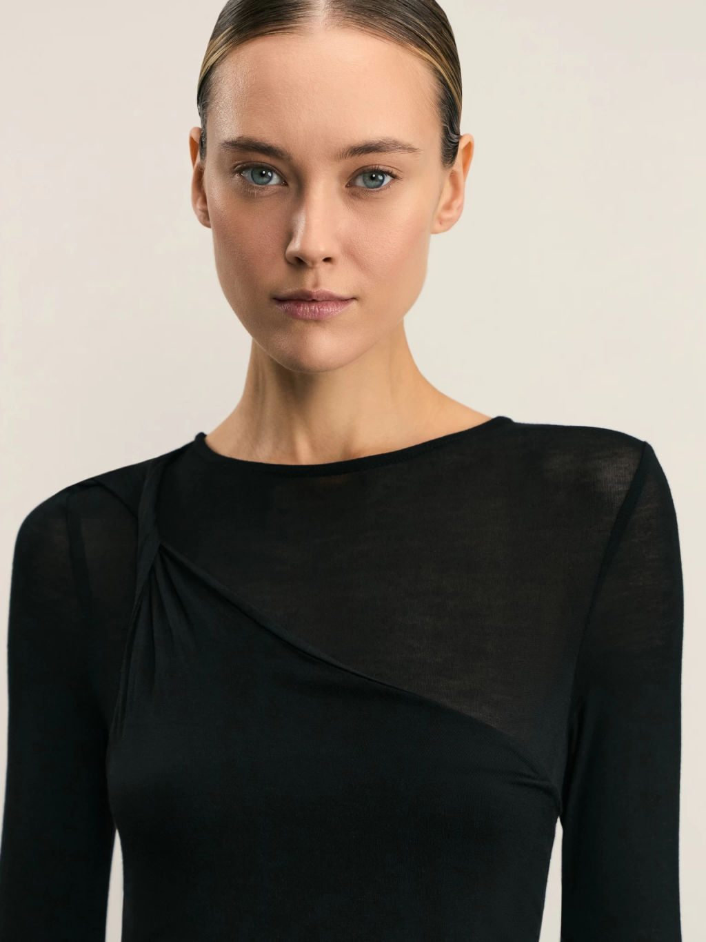 Лонгслив с декоративным узлом / Zarina  фото 6