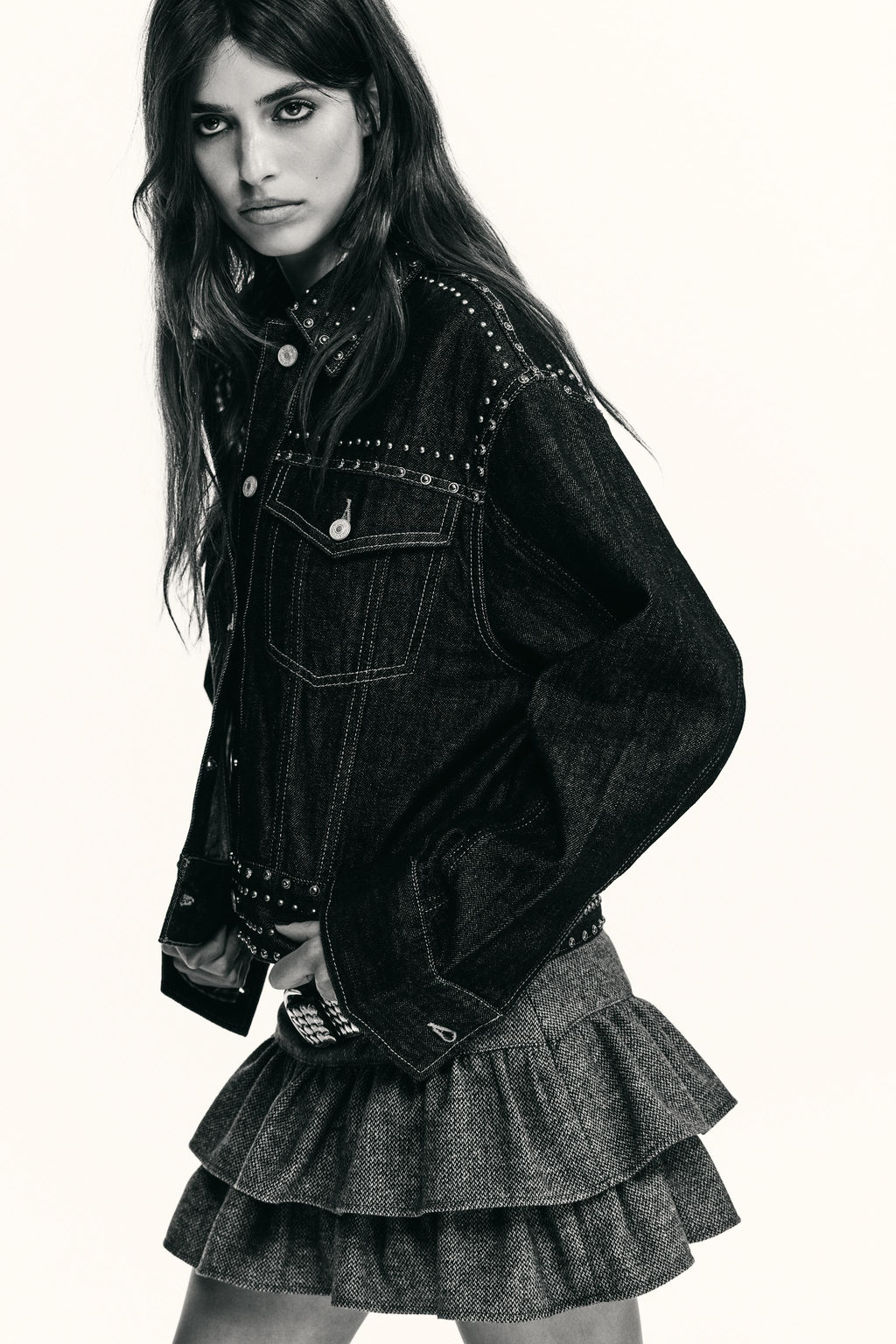 STUDDED DENIM-EFFECT JACKET - Zara фото 2