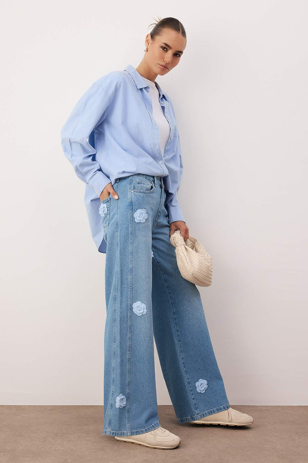 Mavi Yuksek Bel Cicek Nak?sl? Wide Leg Jeans TWOAW26JE00138 - Trendyolmilla фото 2