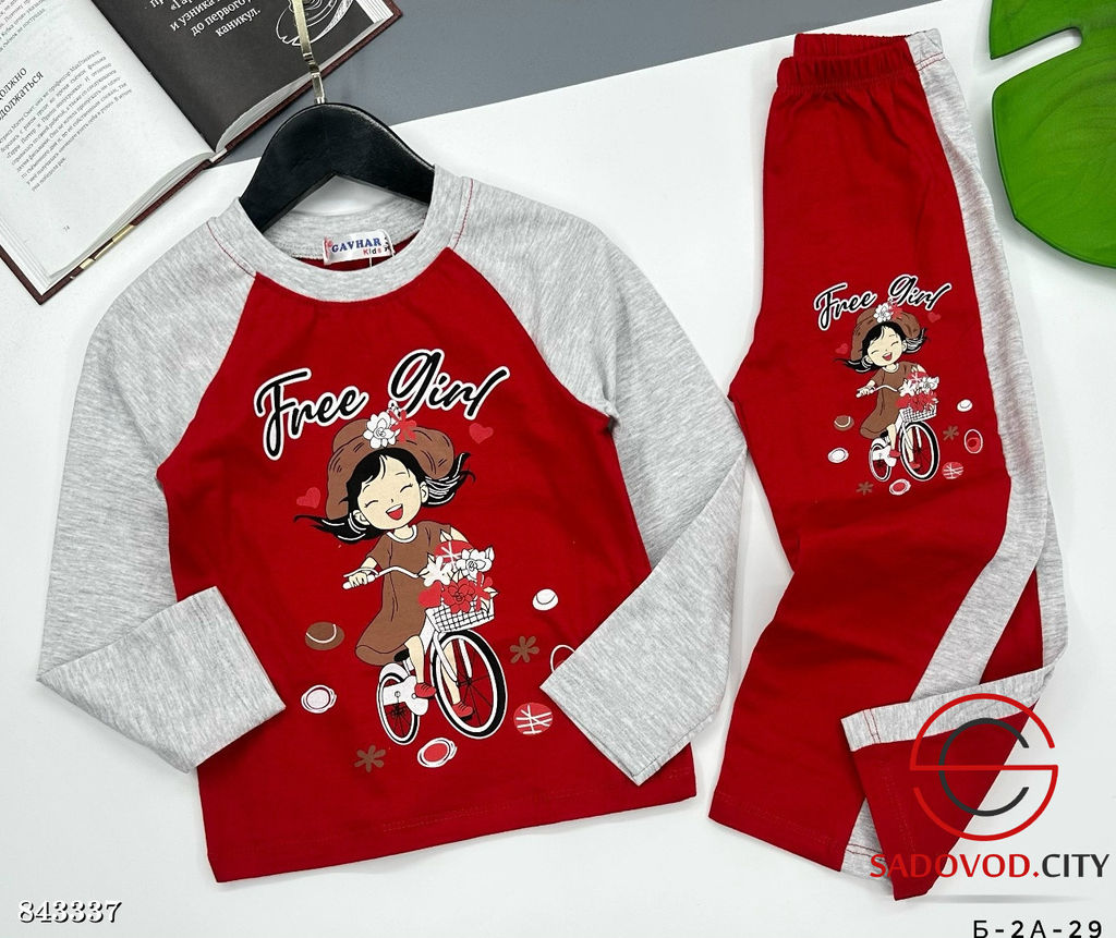 Костюм для девочки с рисунком