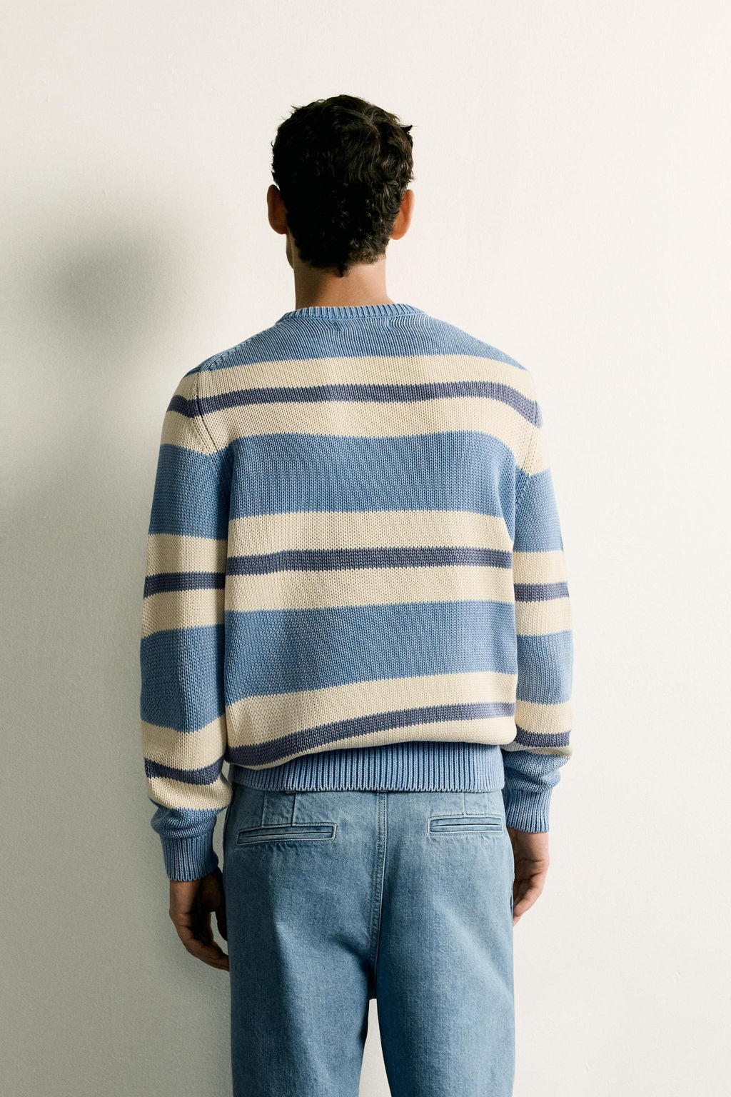 JERSEY REGULAR FIT JACQUARD RAYAS LAVADO / Azul