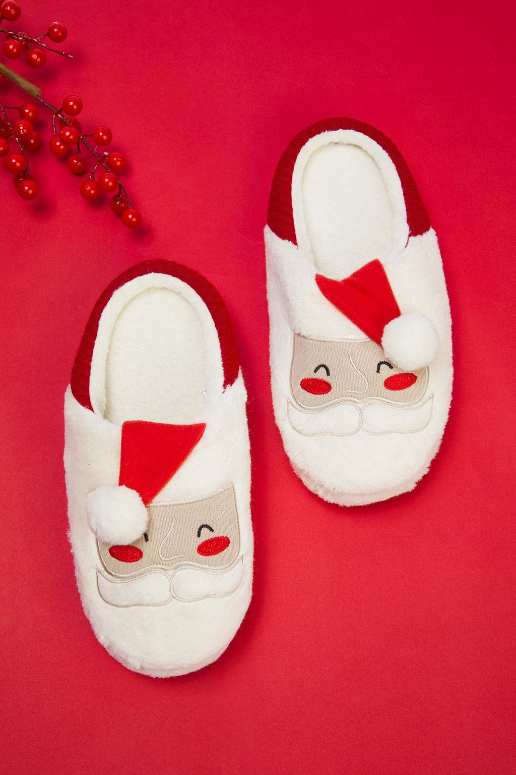 Y?lbas? Temal? Ponpon Sapka Detayl? Kad?n Ev Terligi TAKAW26ER00011