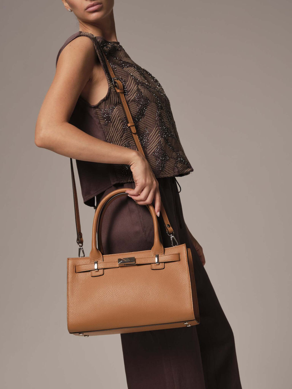 Кожаная сумка Isabelle DBR 31160 коричневый лист