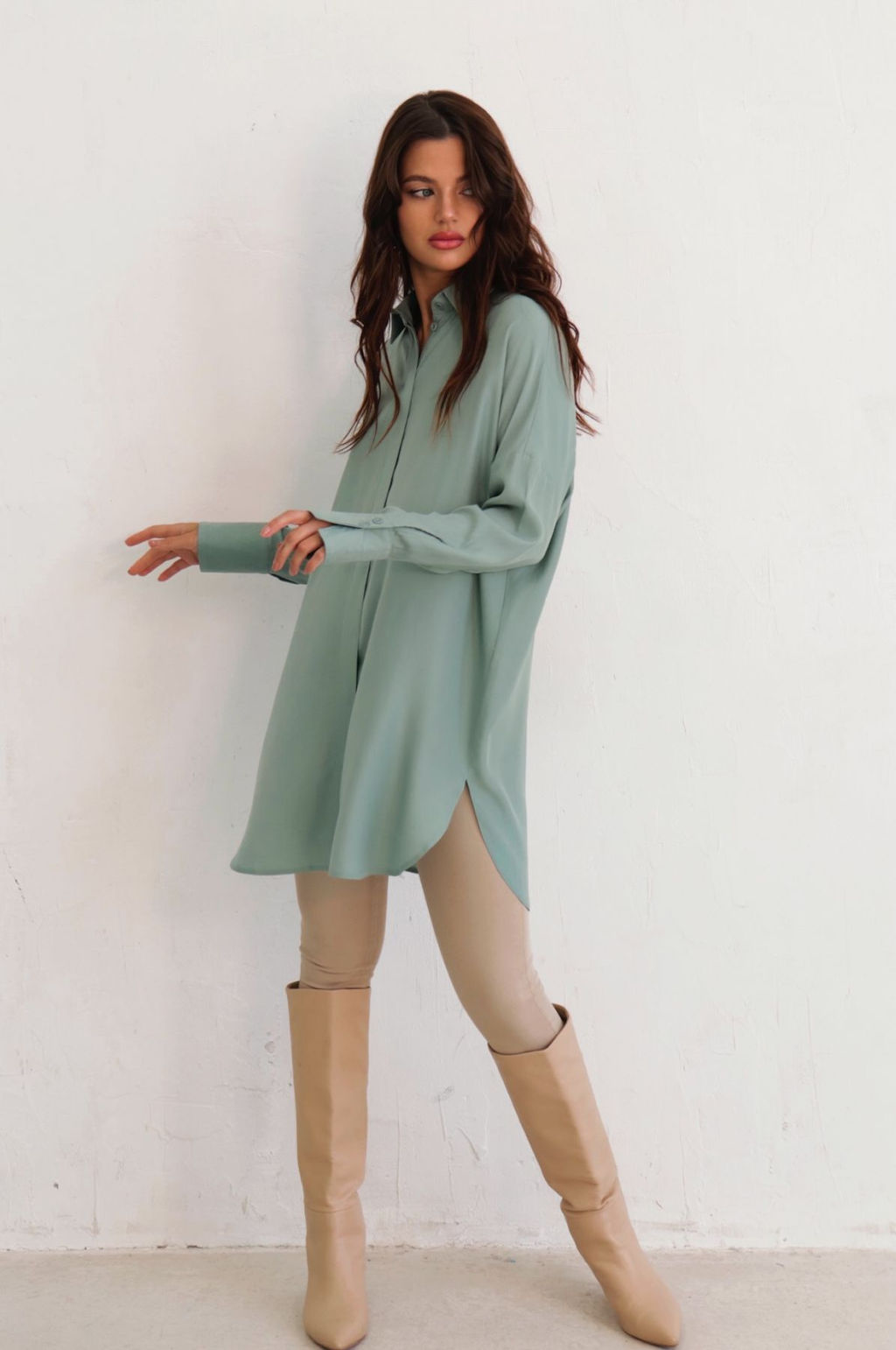 Базовая удлинённая рубашка свободного силуэта - Martichelli фото 45