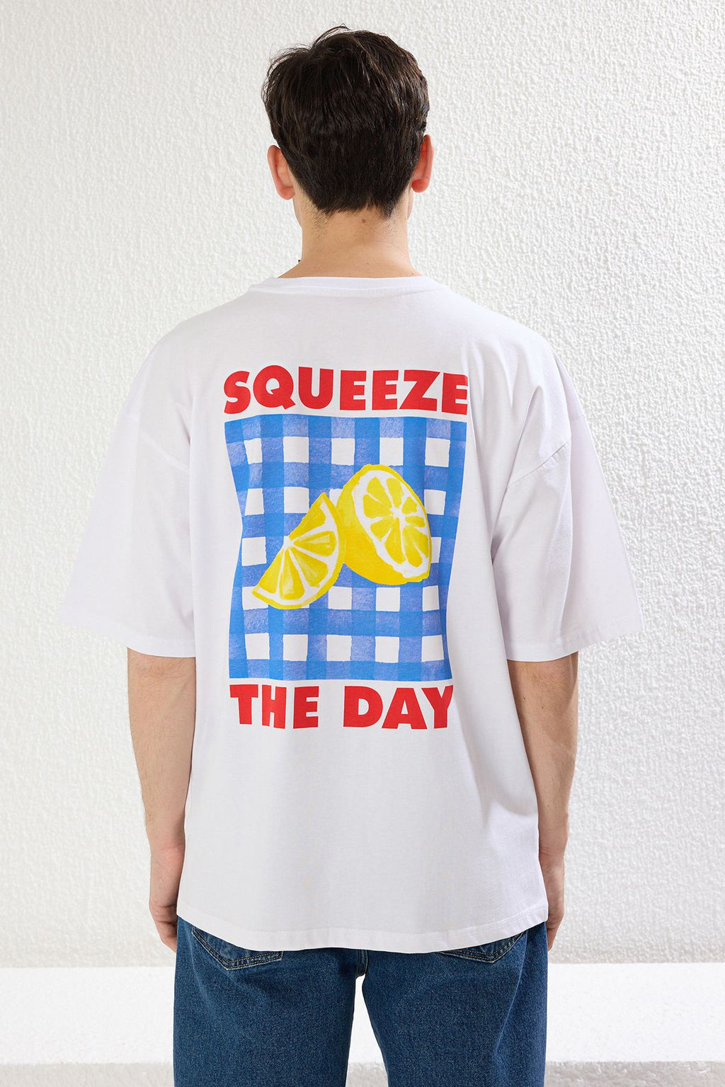 Beyaz Oversize/Genis Kesim Limon Bask?l? %100 Pamuklu T-Shirt TMNSS23TS00089