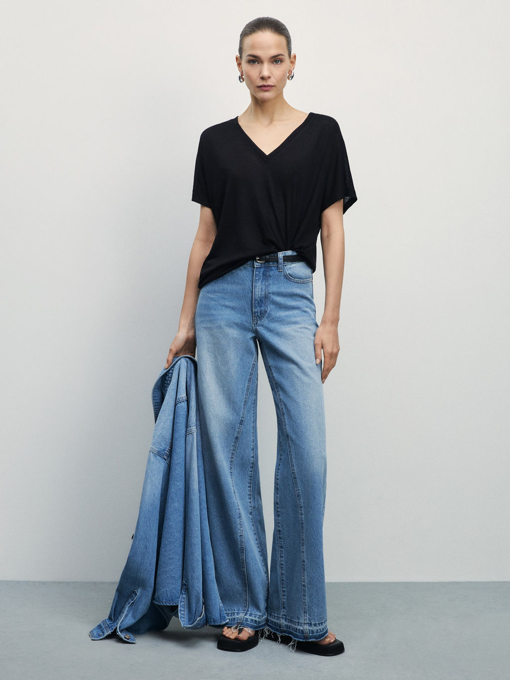 Футболка со спущенным плечом / Zarina  фото 2