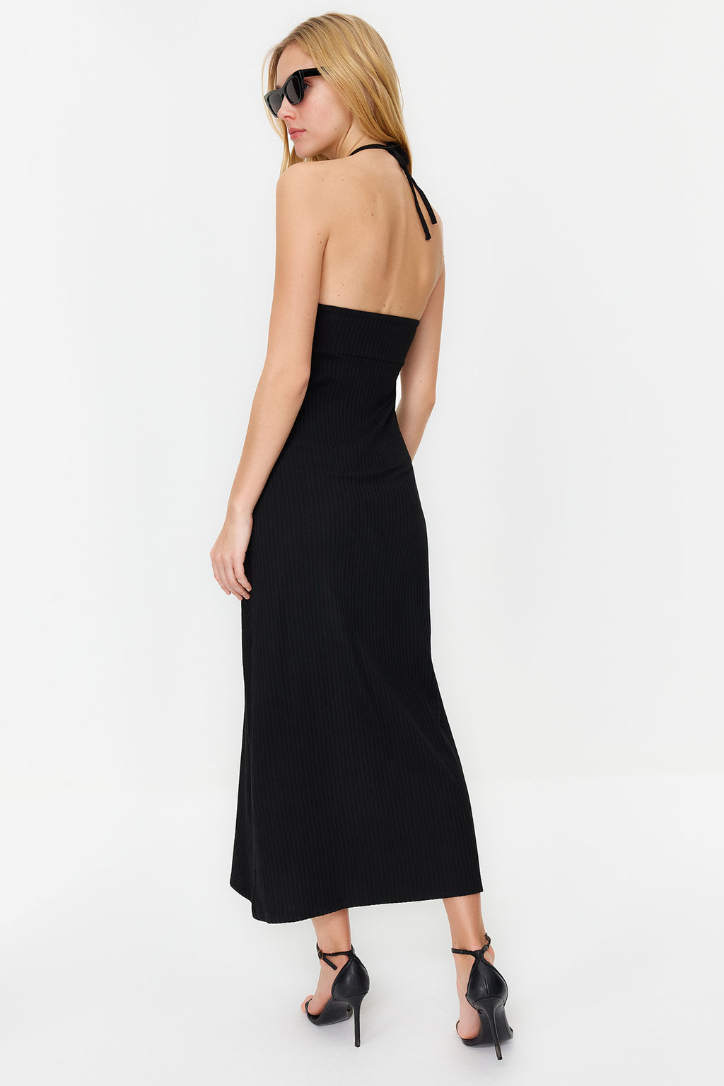 TRENDYOLMILLA Siyah Fitilli Boyundan Baglamal? Bodycone/Vucuda Oturan Maxi Esnek Orme Kalem Elbise TWOSS24EL00293