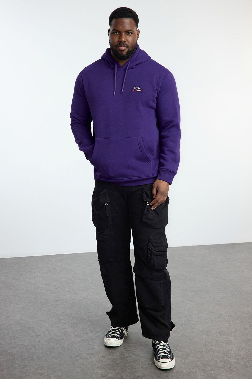 TRENDYOL MAN Buyuk Beden Antrasit Regular/Normal Kesim Kapusonlu Ici Polarl? Sweatshirt TMNAW25AO00007