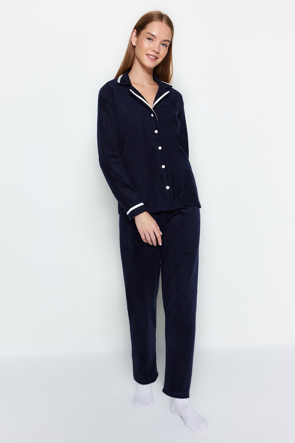 Trendyolmilla Pudra Biye Detayl? Uyku Bantl? Polar Kal?n K?sl?k Orme Pijama Tak?m? THMAW22PT0357