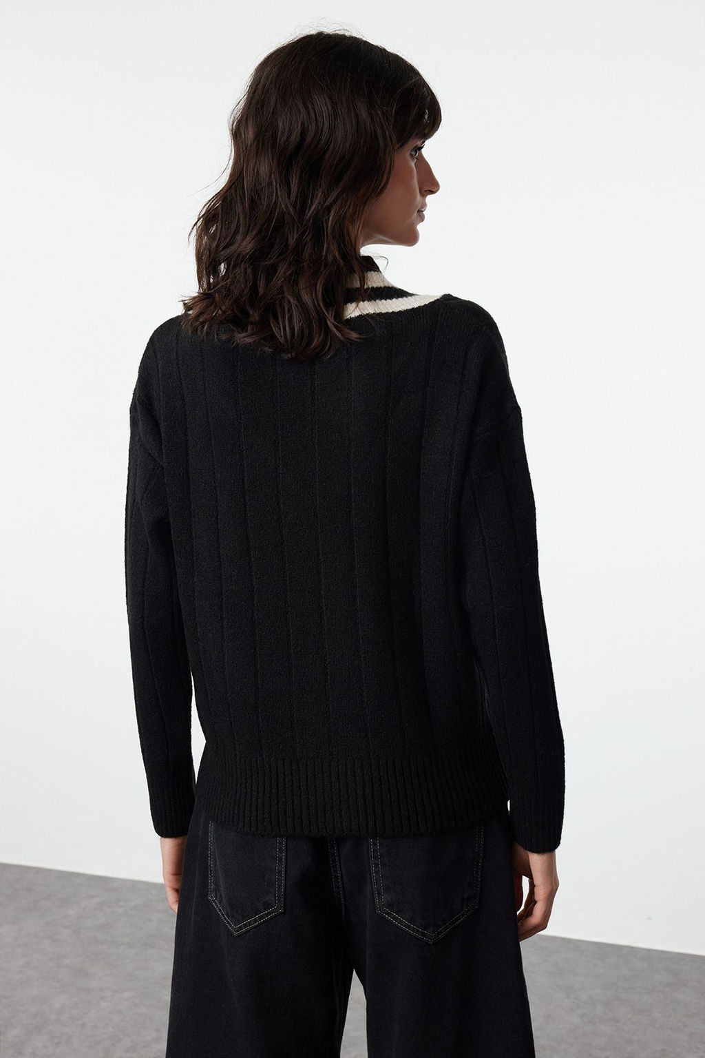 Tas Yumusak Dokulu V Yaka Renk BlokluTriko Kazak TWOAW25KZ00206 - Trendyolmilla фото 12