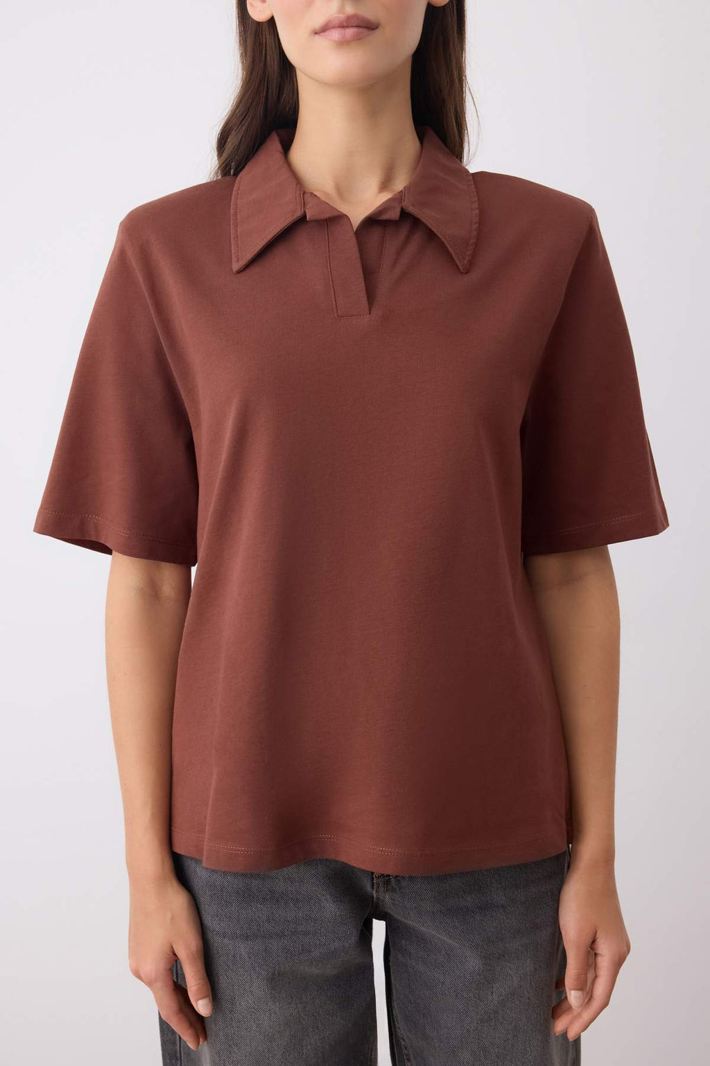 Trendyolmilla Siyah Pamuklu Vatkal? Polo Yaka Regular/Normal Kal?p Orme T-Shirt TWOSS25TS00195  фото 3
