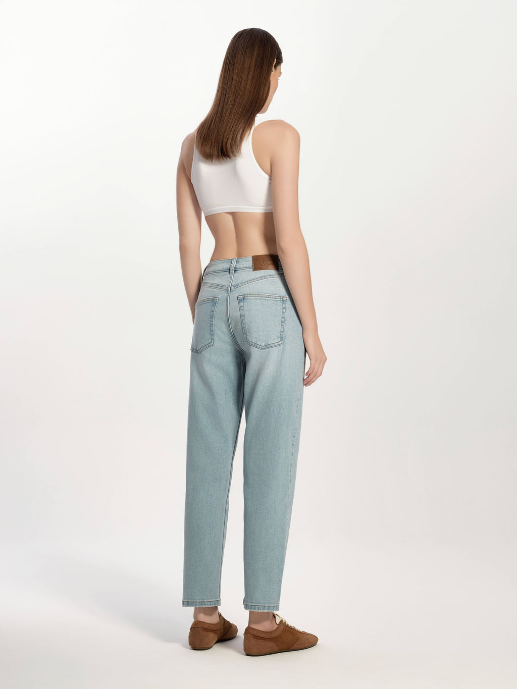 CONTE CON-730 Джинсы mom с легким эффектом потёртостей и разрушений light blue - Conte elegant фото 3