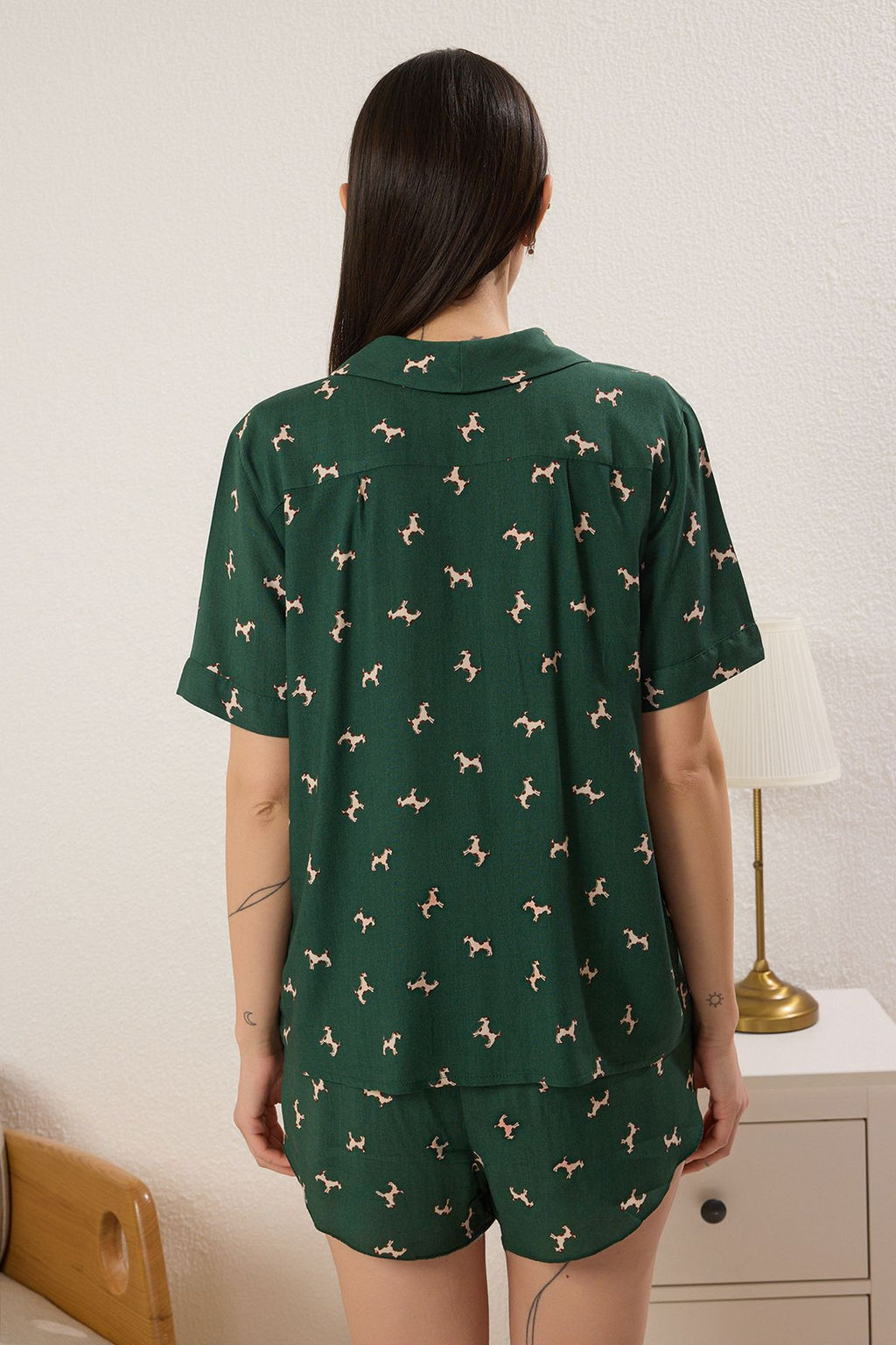 Trendyolmilla Koyu Yesil %100 Pamuklu Kopekli Sortlu Dokuma Pijama Tak?m? THMSS25PT00313  фото 4