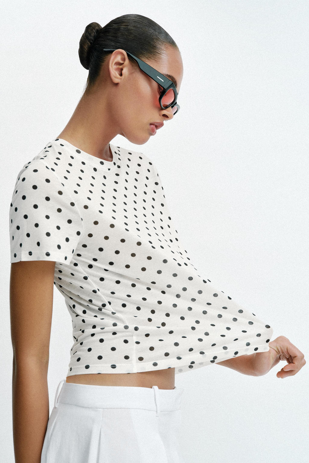 CAMISETA LUNARES MANGA CORTA / Crudo / Negro