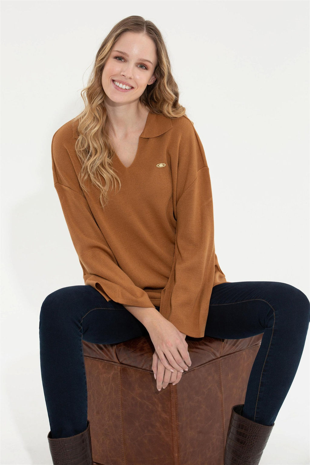 U. S. Polo Assn Женский свитер светло-коричневого цвета с v-образным вырезом меланжевого цвета - U.s. polo assn фото 7