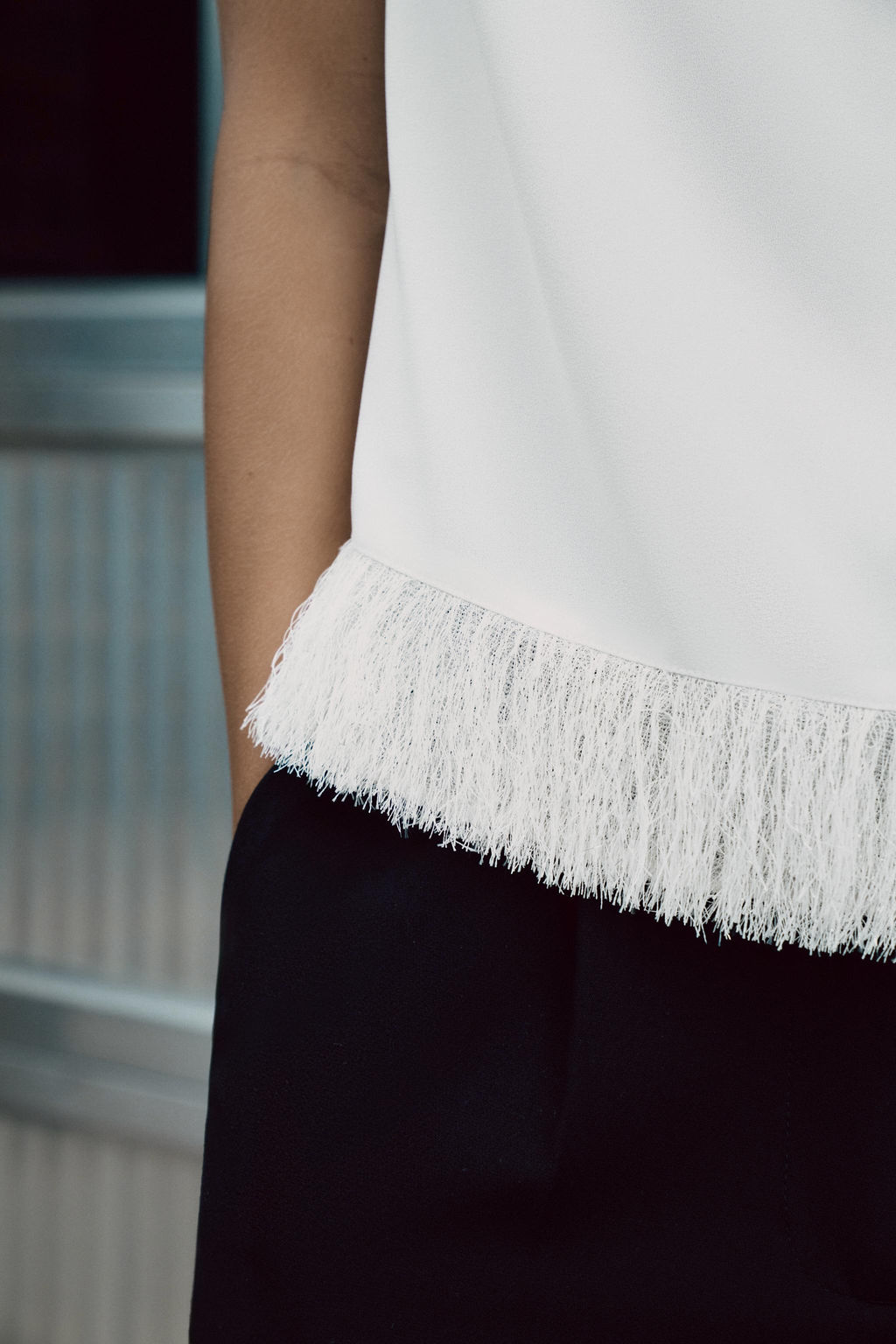 TOP WITH SHOULDER PADS AND FRINGING - Zara фото 4
