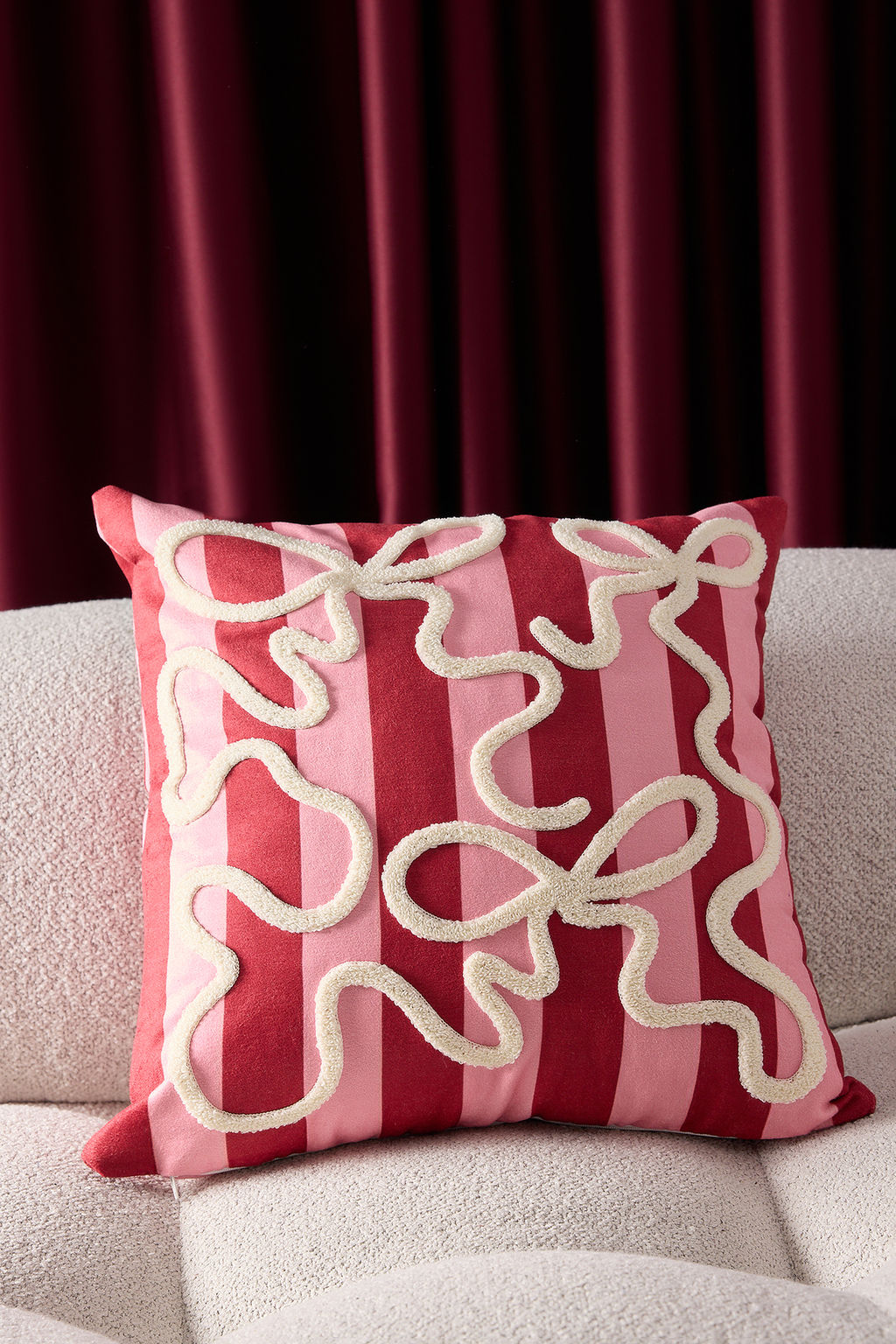 Tekli Cizgili Fiyonk Punch Detayl? K?rlent K?l?f? 45x45cm TPHAW26KKK00003