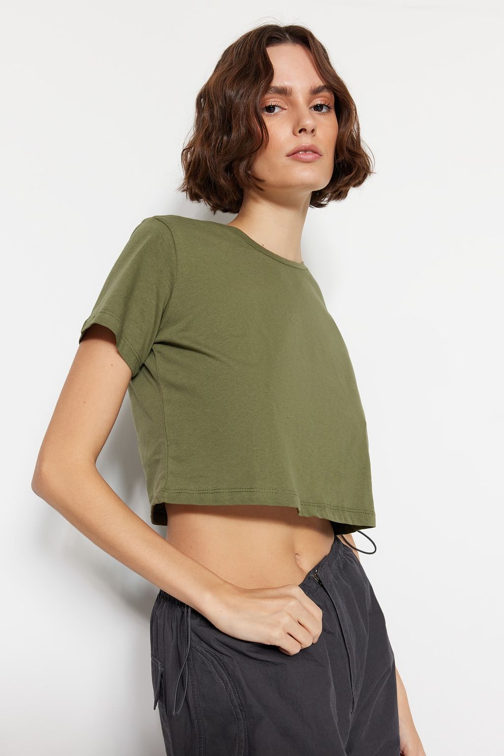 Haki-Beyaz 2li Paket %100 Pamuk Crop Bisiklet Yaka Orme T-Shirt TWOSS20TS1480