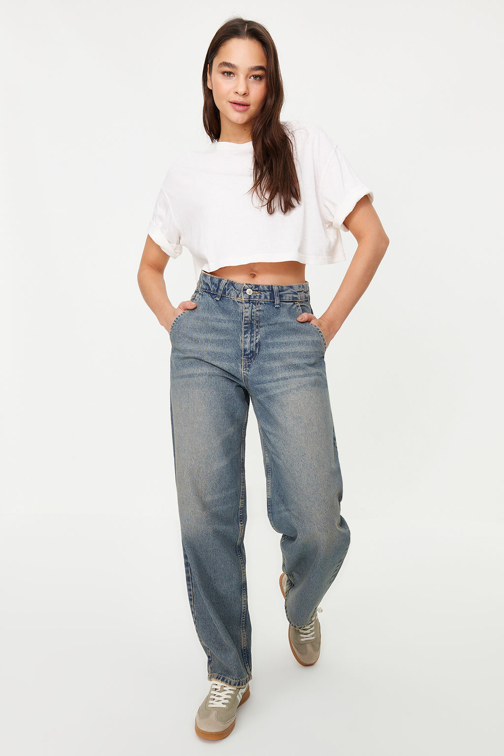 TRENDYOLMILLA Koyu Mavi Soluk Efektli Vintage Dusuk Bel Skater Jeans TWOSS24JE00052  фото 2