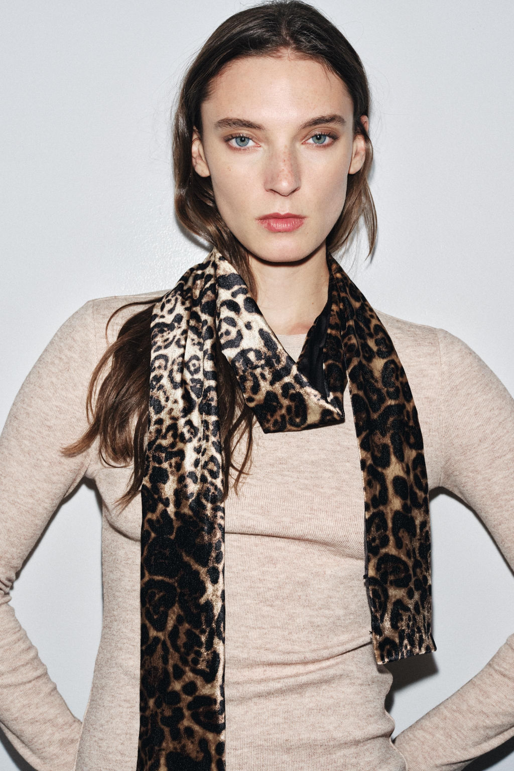 ANIMAL PRINT VELVET SCARF