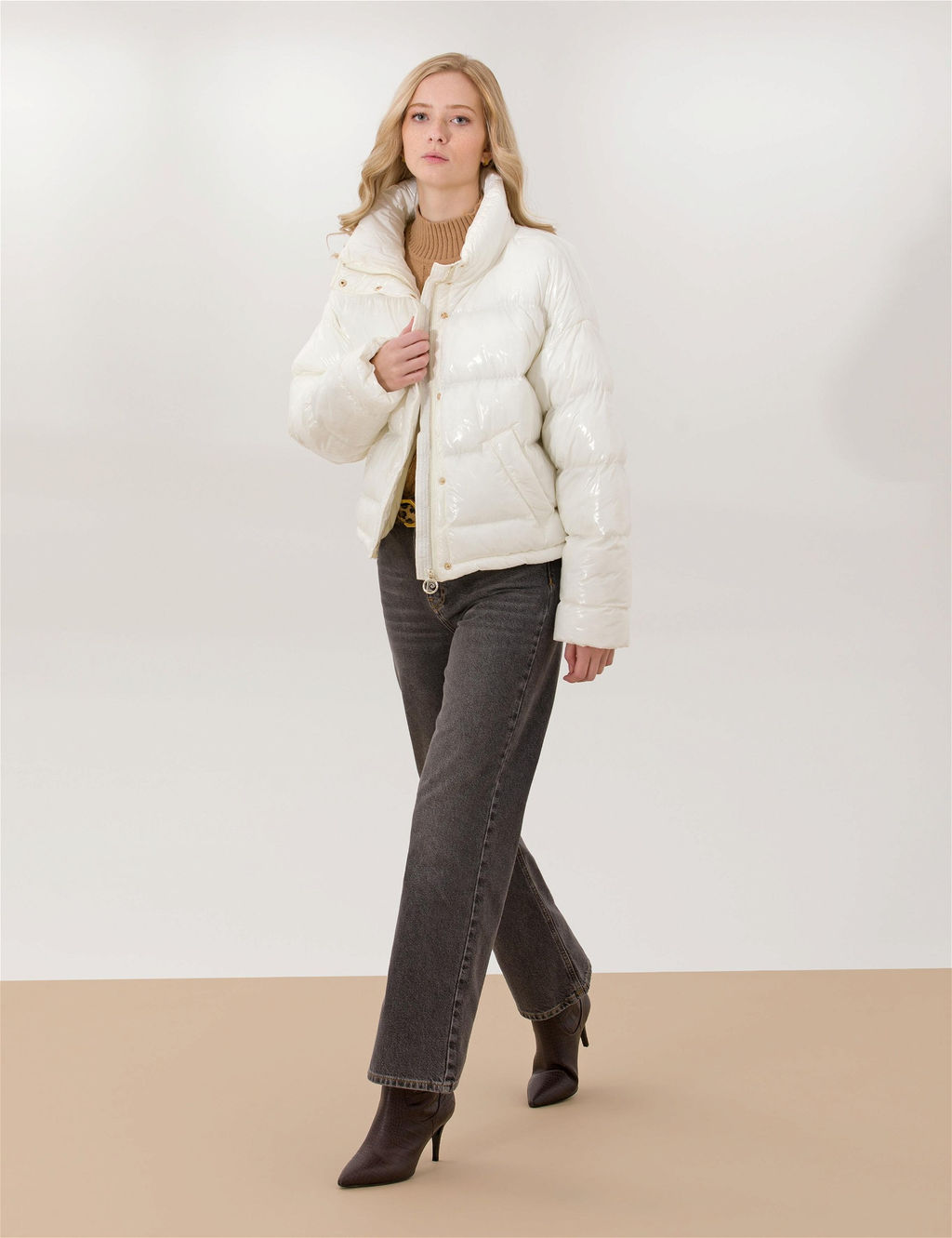 Beyaz Crop Top Mont