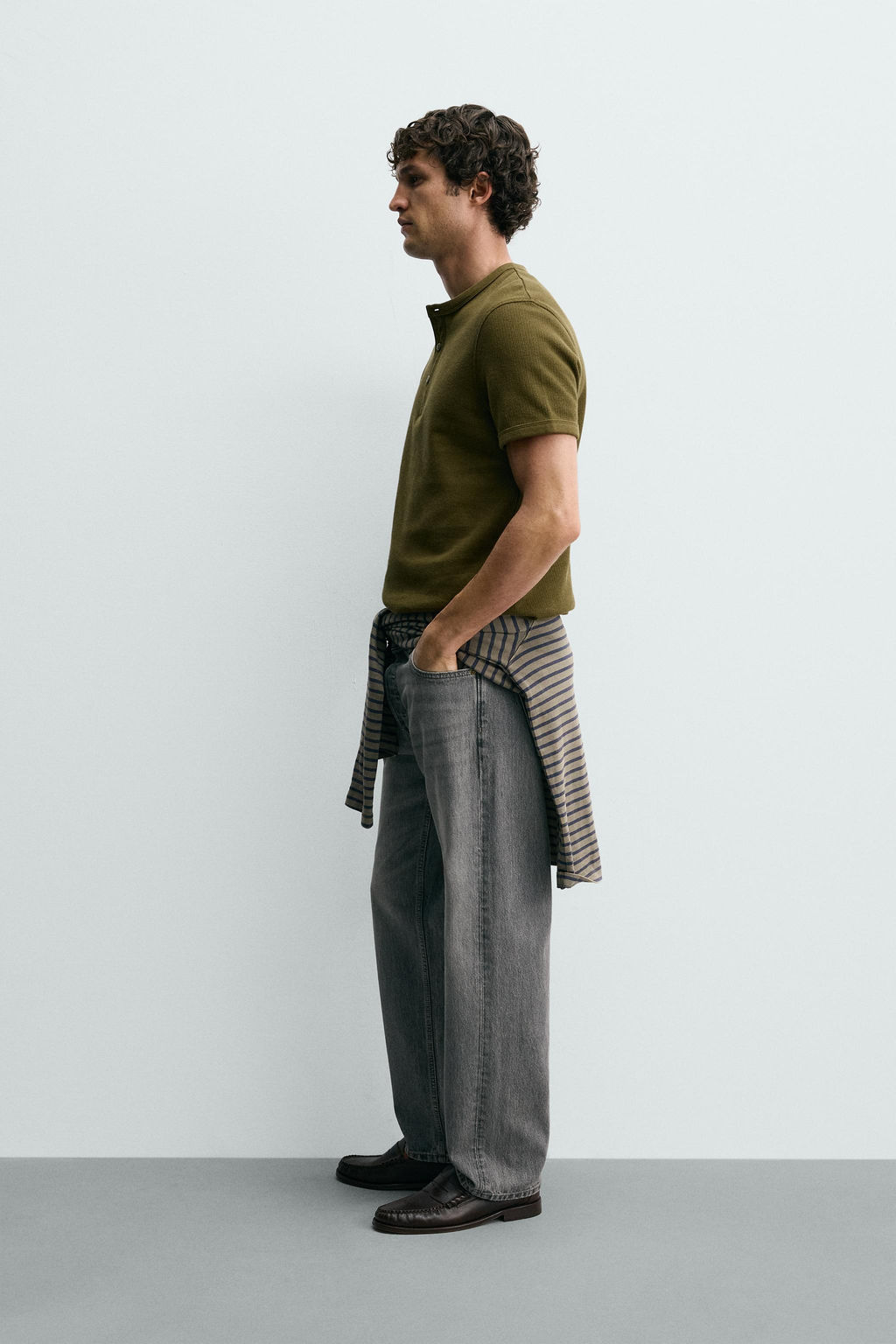 CAMISETA ESTRUCTURA CUELLO PANADERO / Khaki