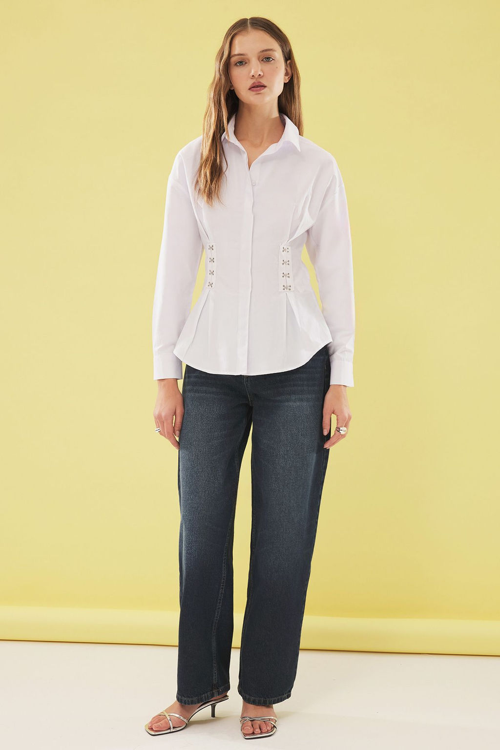 Beyaz Belde Baglama Ve Korse Detayl? Dokuma Gomlek TWOSS25GO00081 - Trendyolmilla фото 2