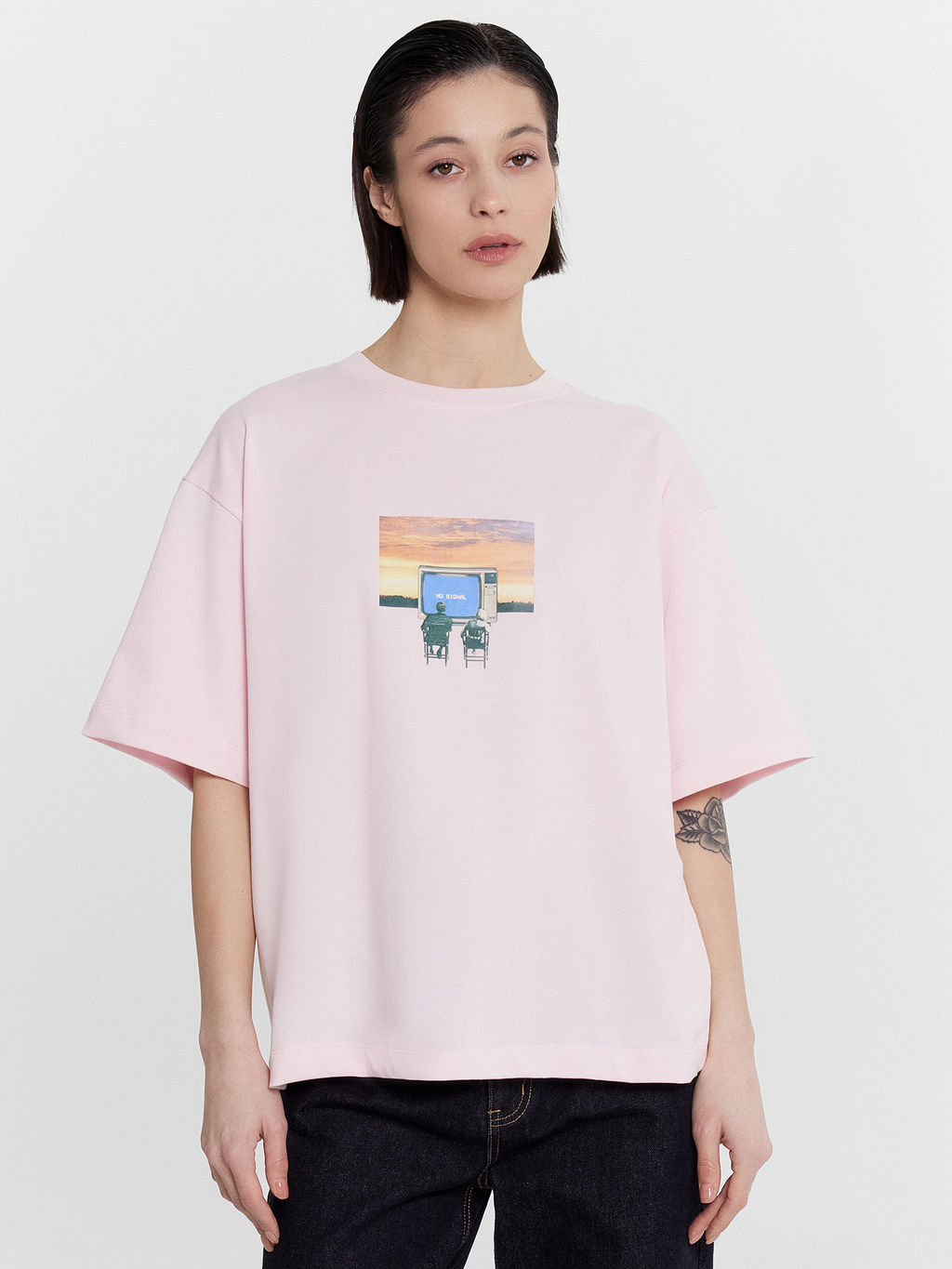 Футболка женская с принтом и надписью "wings of courage"