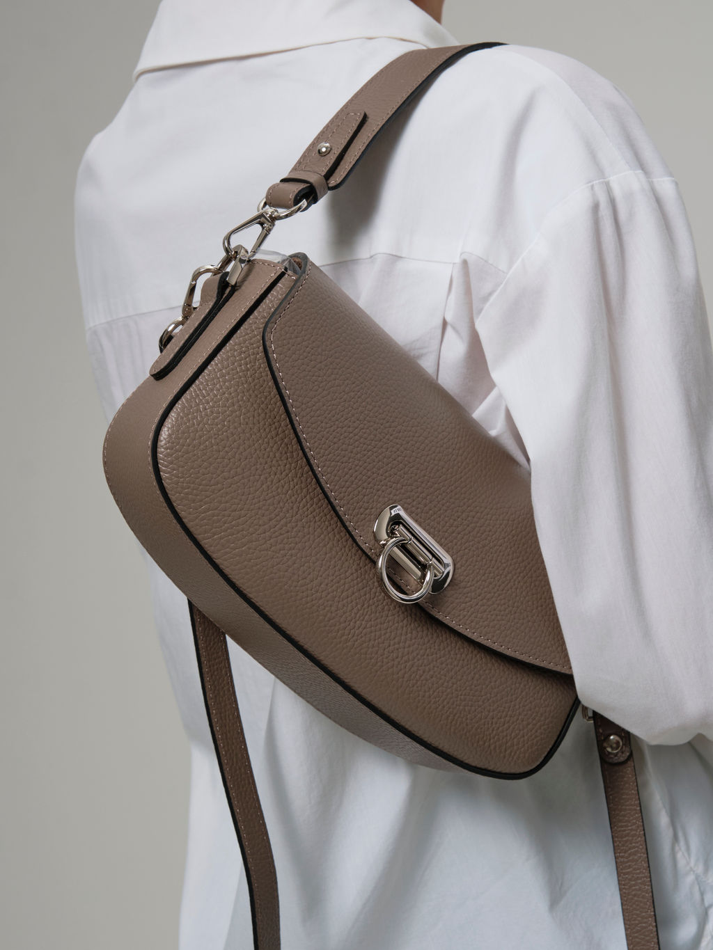 Сумка кожаная Azaro 31049 тауп