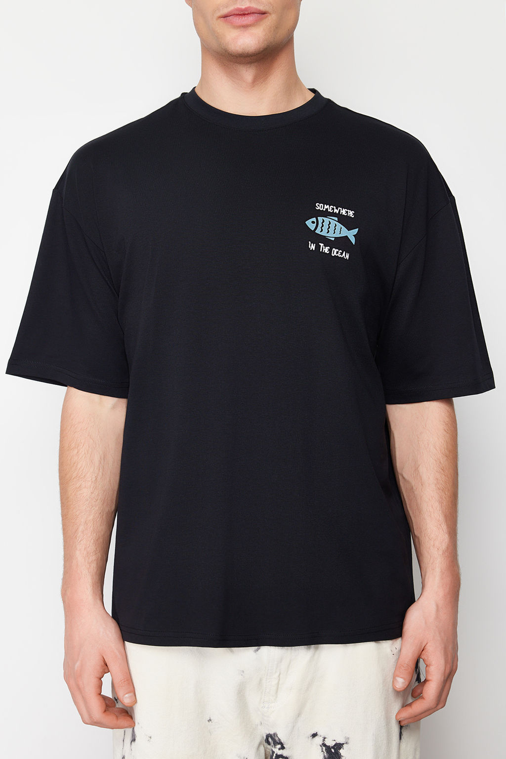 Siyah Oversize/Genis Kesim %100 Pamuklu Kadife Doku Bask?l? T-Shirt TMNSS22TS0318