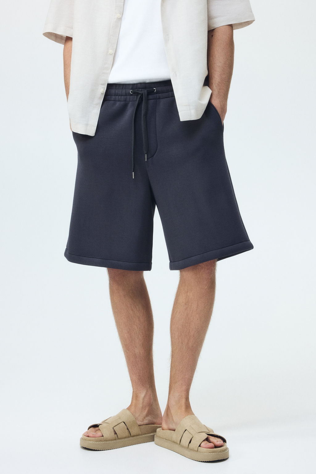 Pantal?n corto efecto neopreno Relaxed Fit - H&m фото 6