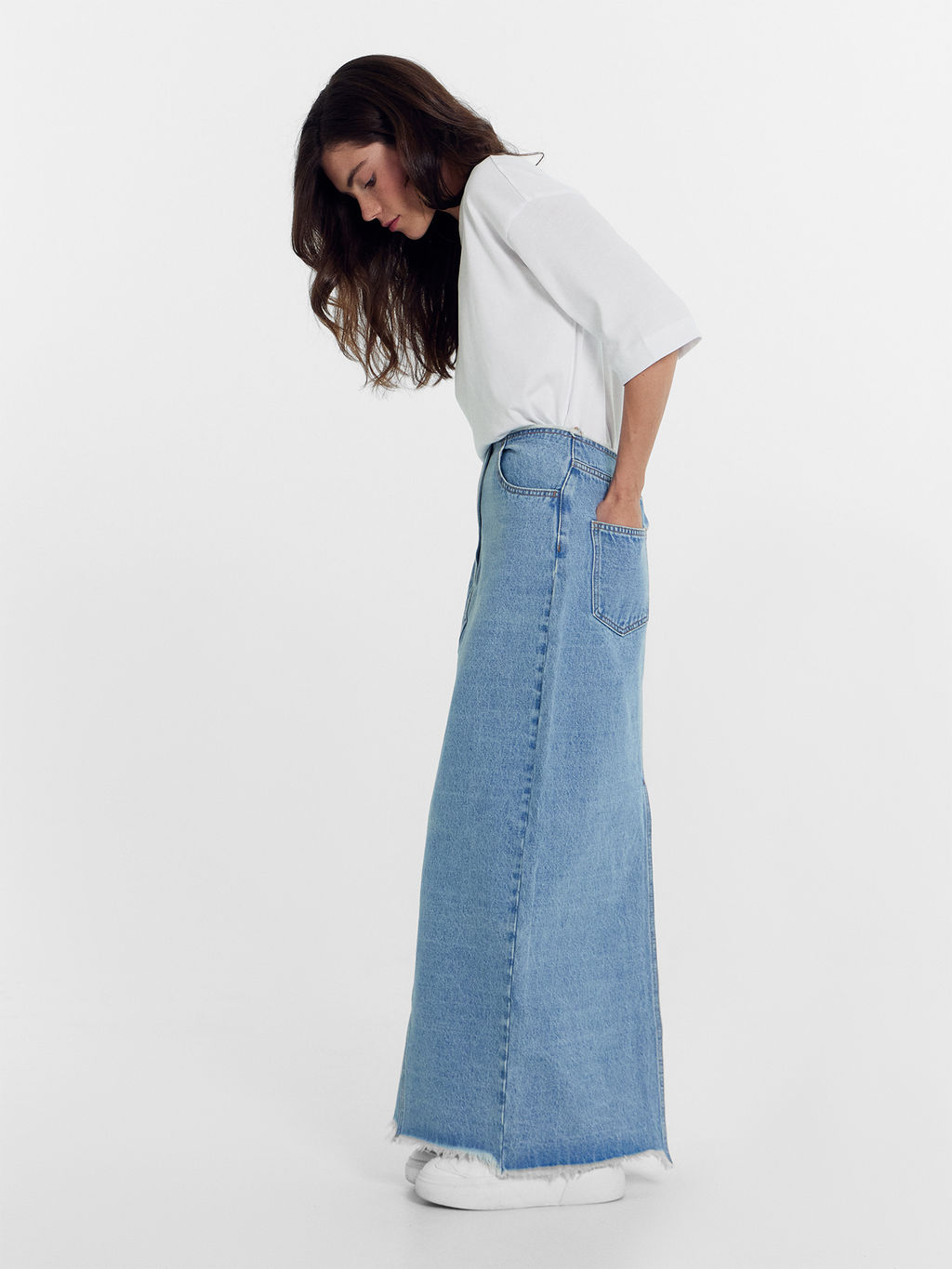 Юбка женская джинсовая макси в голубом цвете голубой 2024-DSK701-1 - Mark formelle фото 3