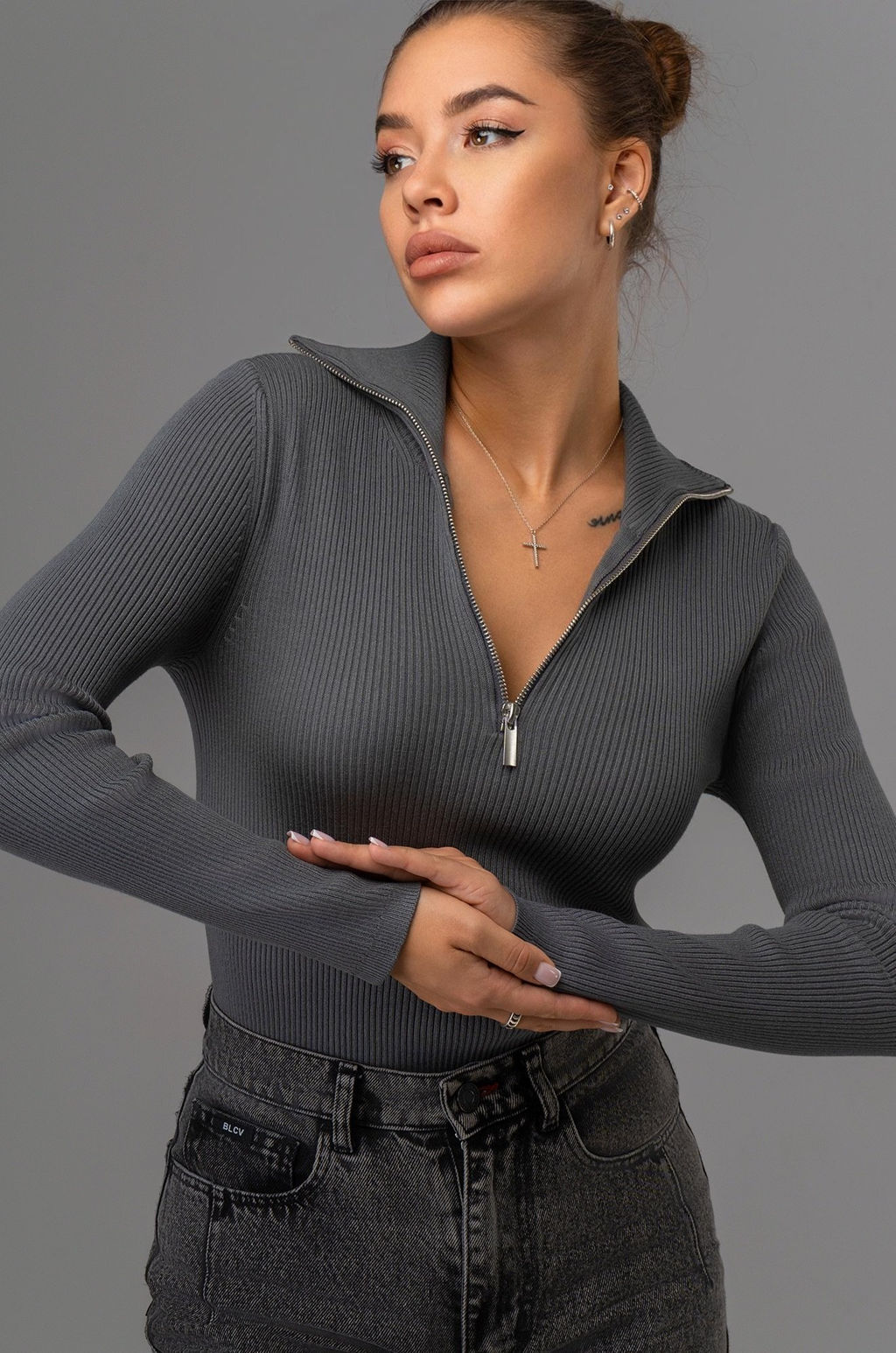 Женский джемпер в рубчик с воротником на молнии Happyfox