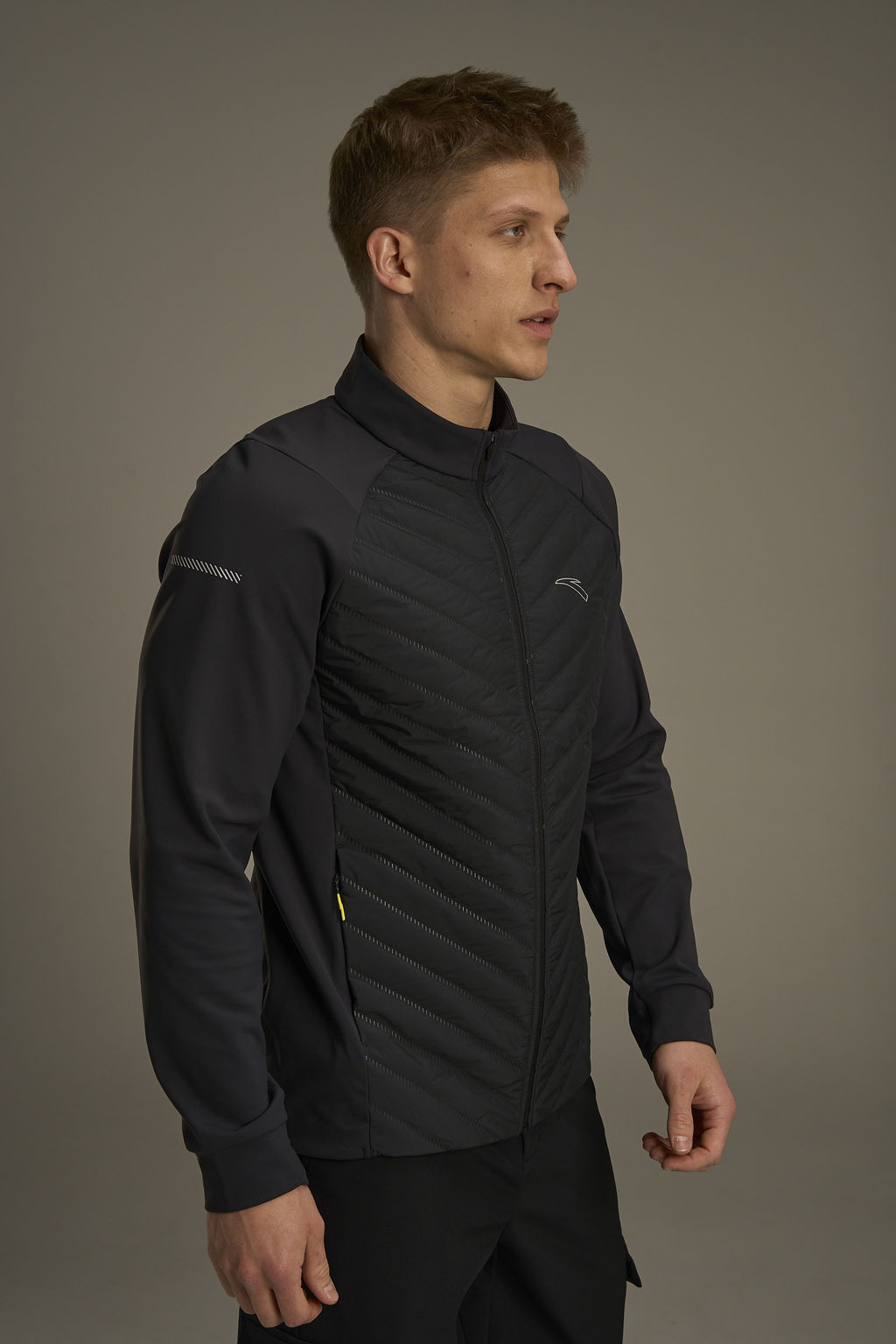 Куртка утепленная Черный ANTA RUNNING Woven Track Top