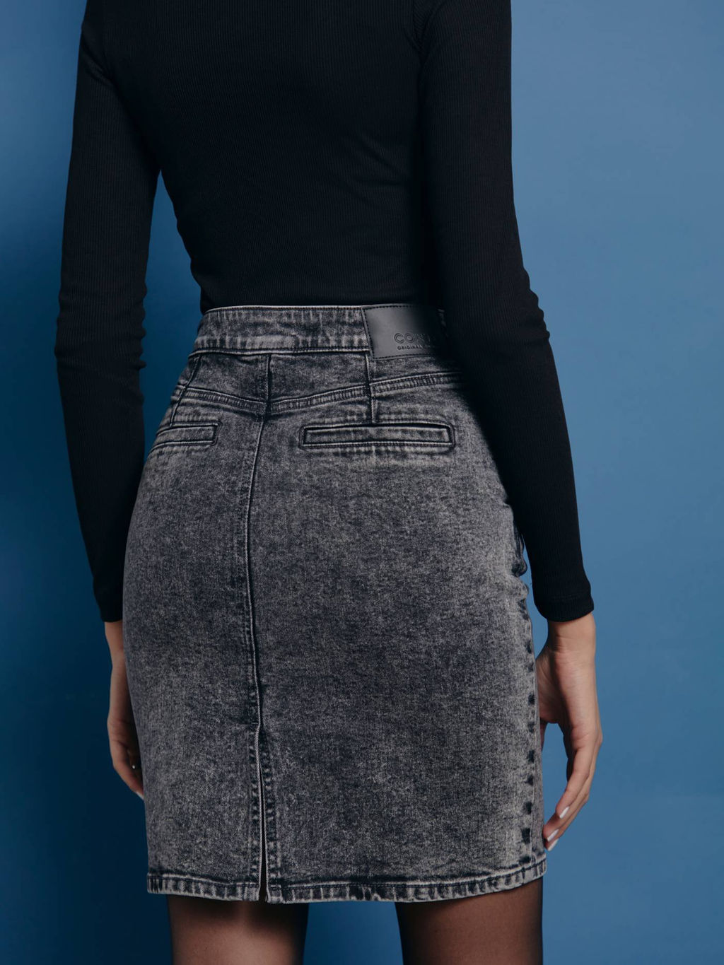CONTE Джинсовая юбка прямого силуэта CON-385 acid washed grey