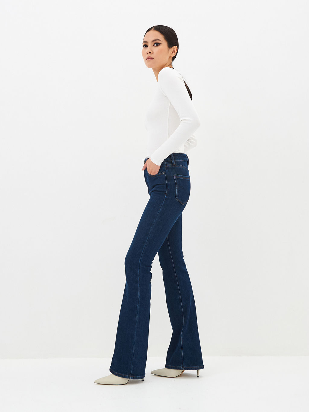 Утепленные Женские Джинсы Клеш Ут. Начёс - Mossmore фото 11