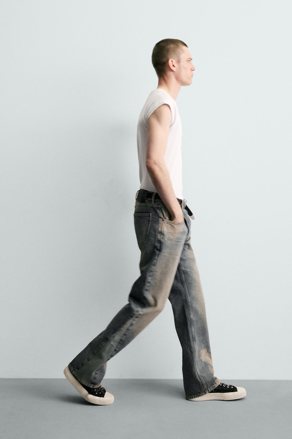 JEANS FLARE FIT LAVADO MANCHAS / Azul tinta - Zara фото 6