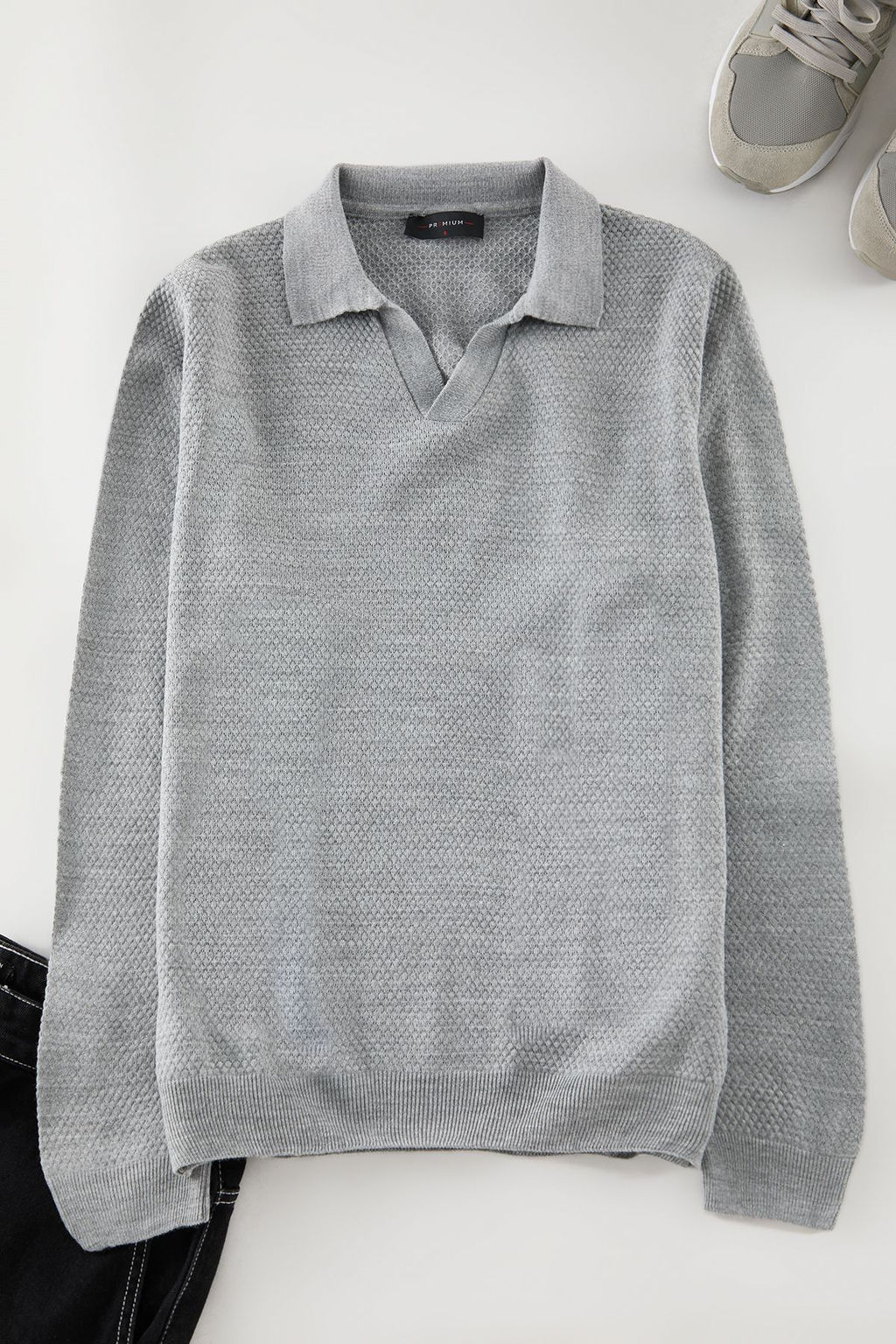 TRENDYOL MAN Gri Regular Polo Yaka Dokulu Triko Kazak TMNAW25KZ00077