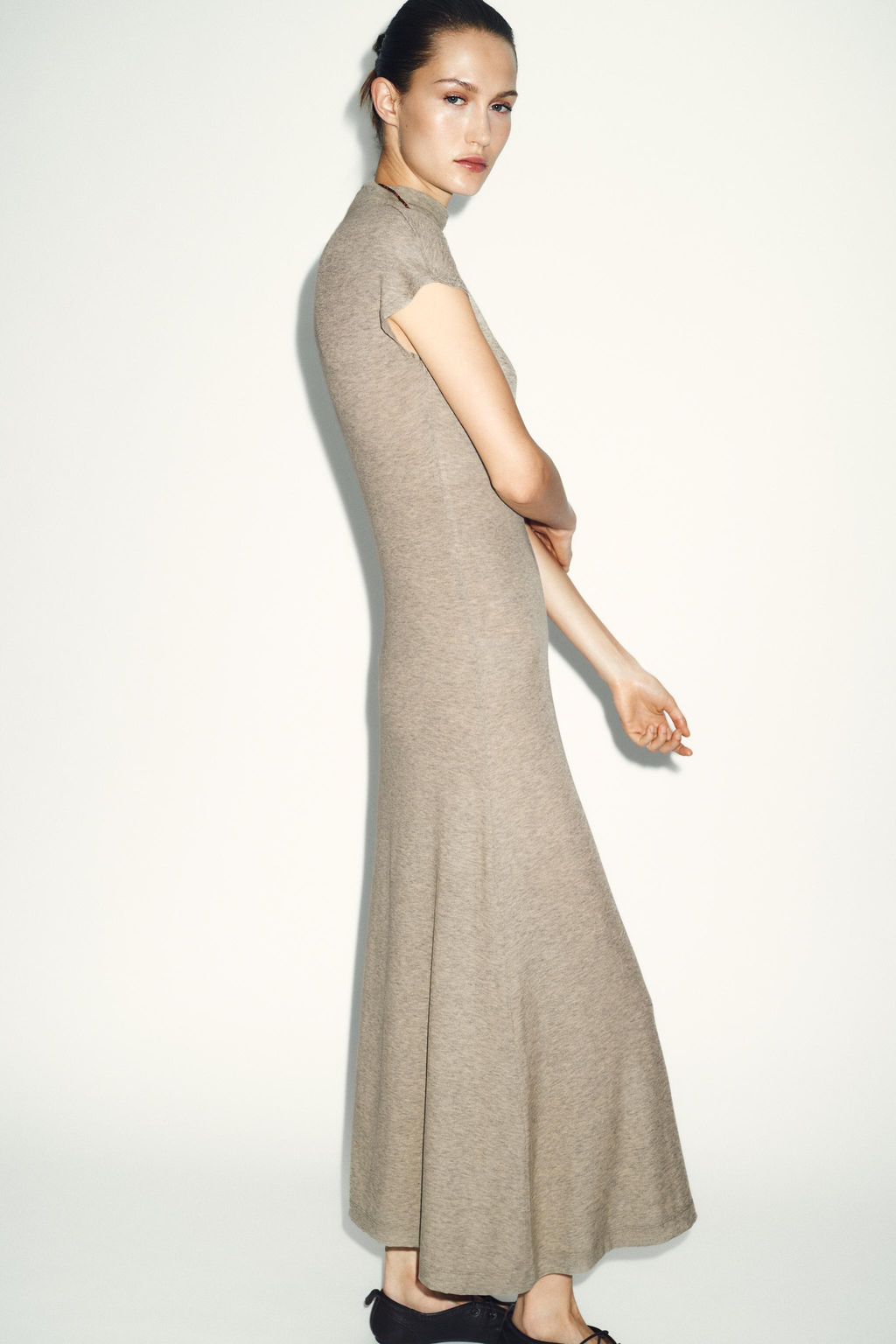 VESTIDO MAXI CUELLO ALTO / Crudo