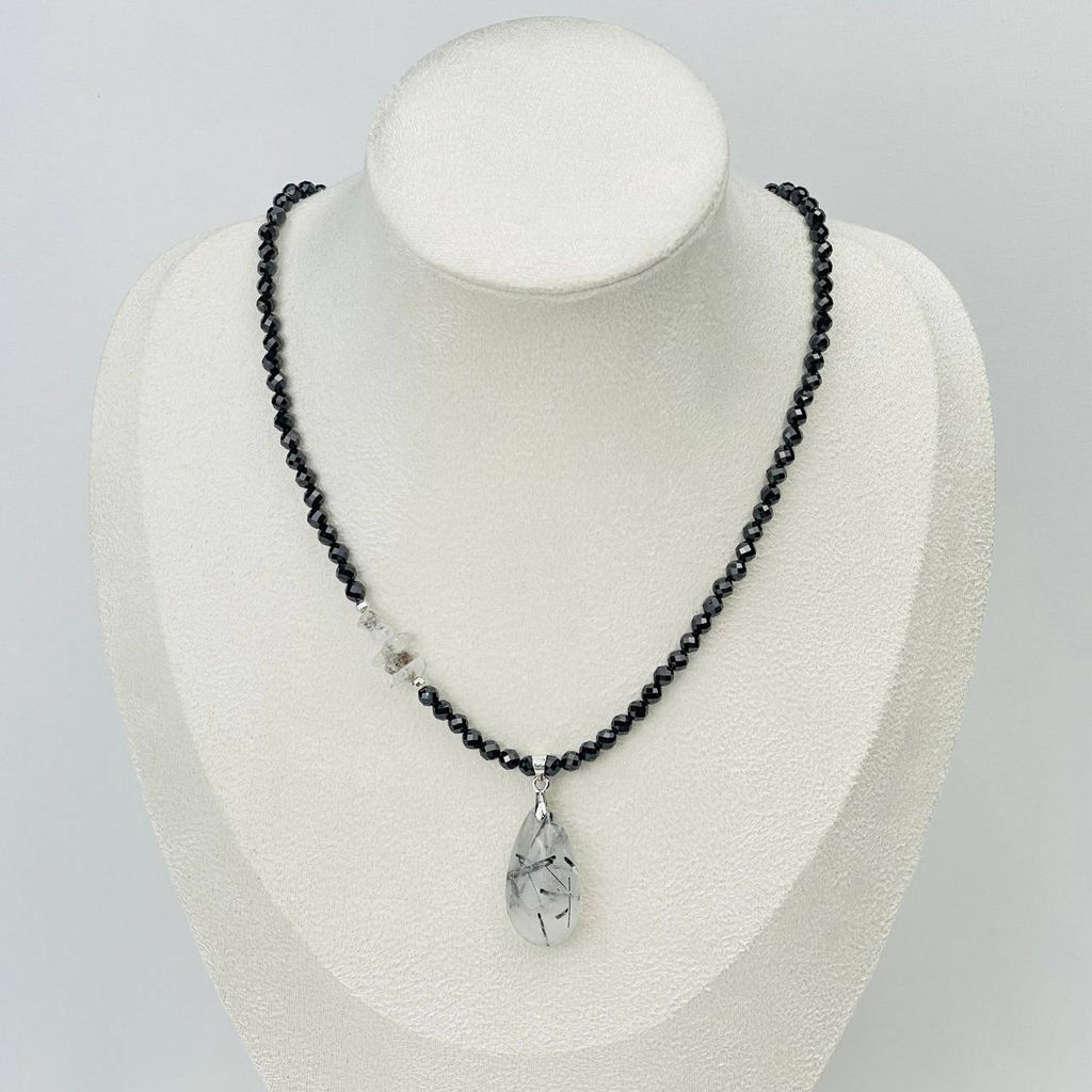 Колье из Шпинели и Кварца с включением Турмалина 42 см +